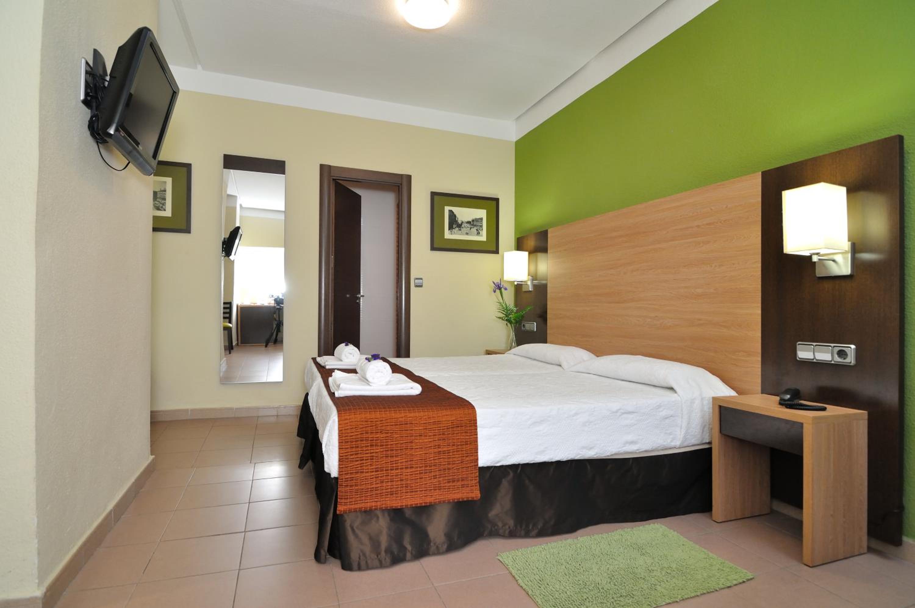 Double or Twin Room - Photo 26