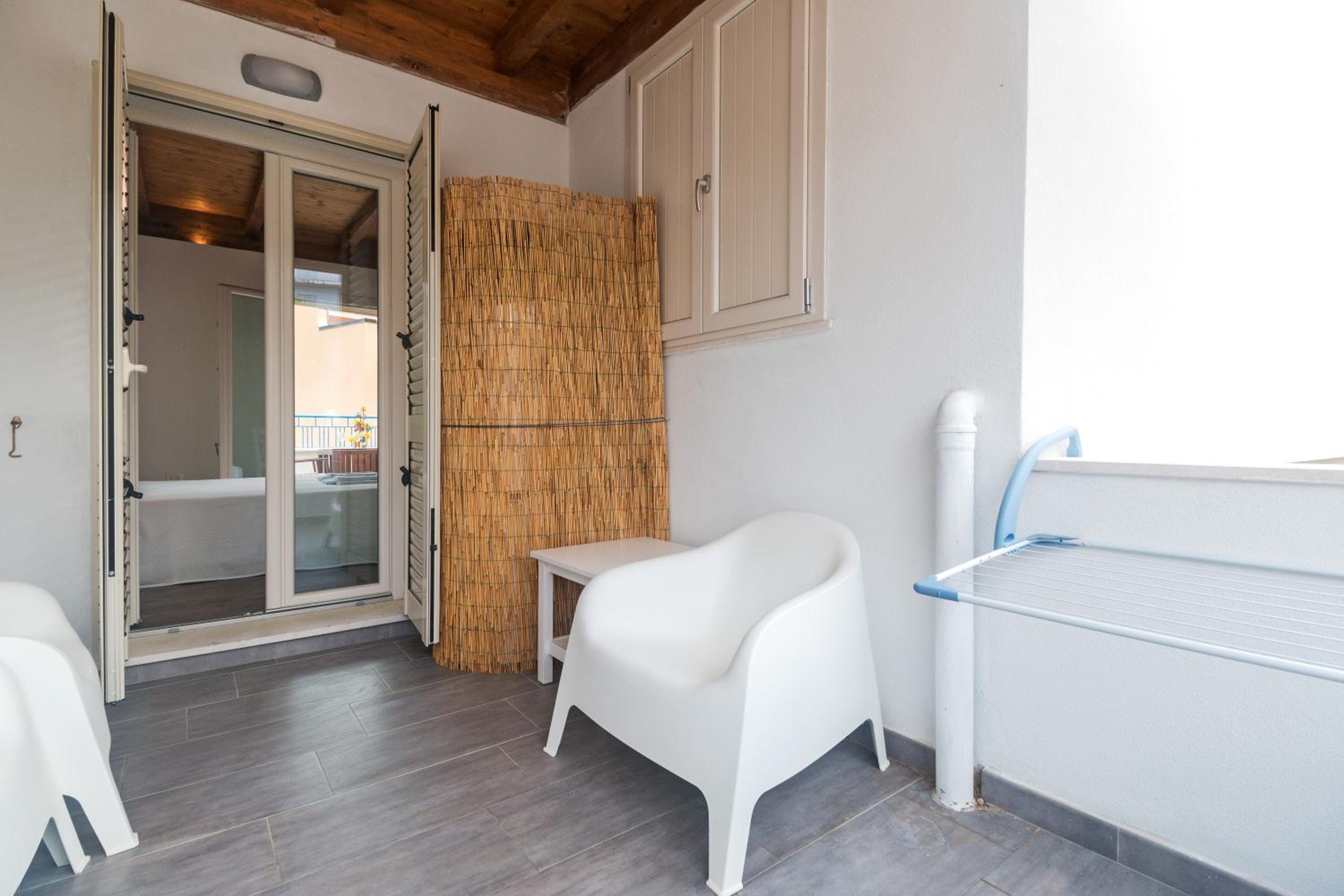 Junior Suite with Sea View - Photo 10