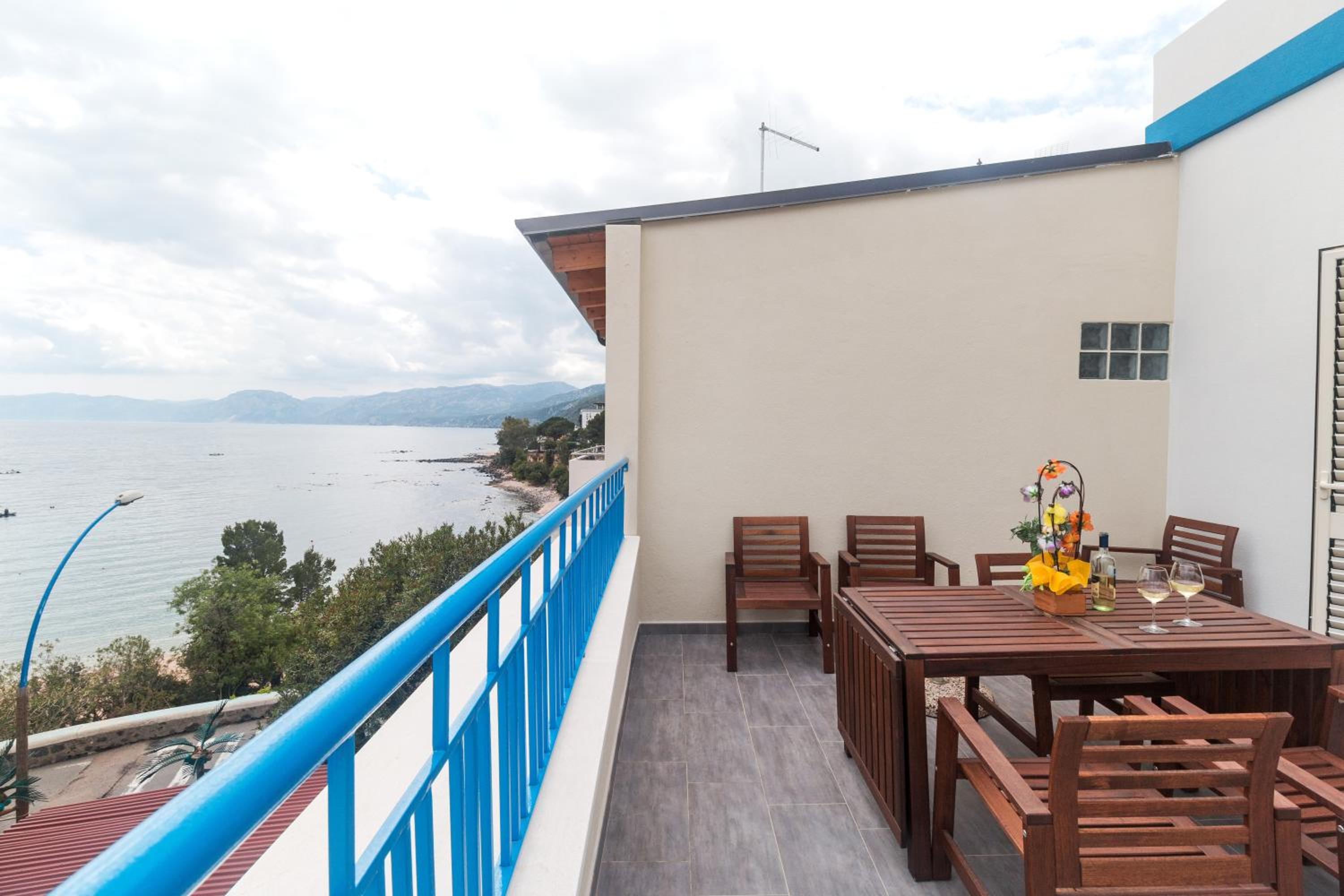 Junior Suite with Sea View - Photo 11