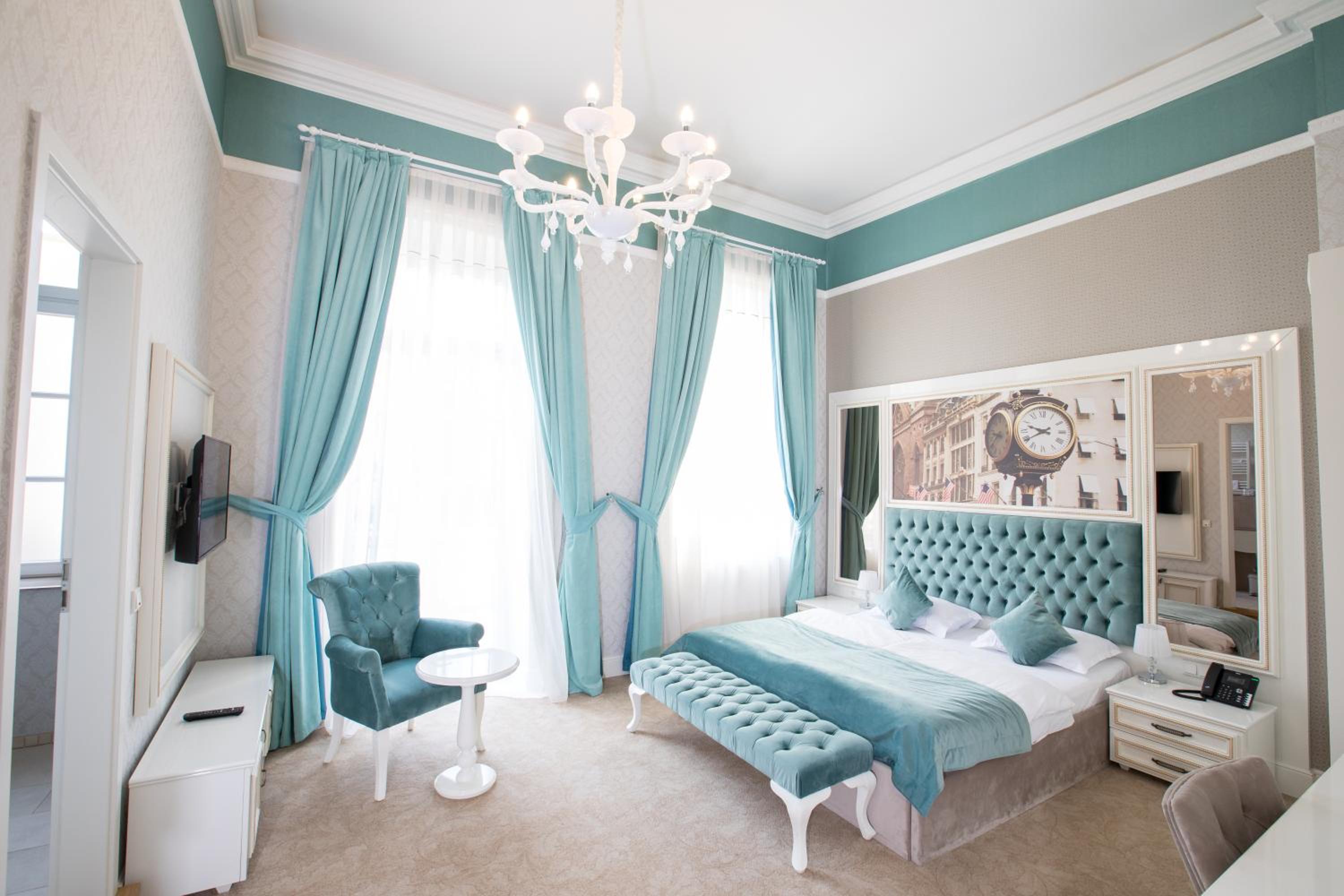 Deluxe Double Room with Balcony - Photo 2