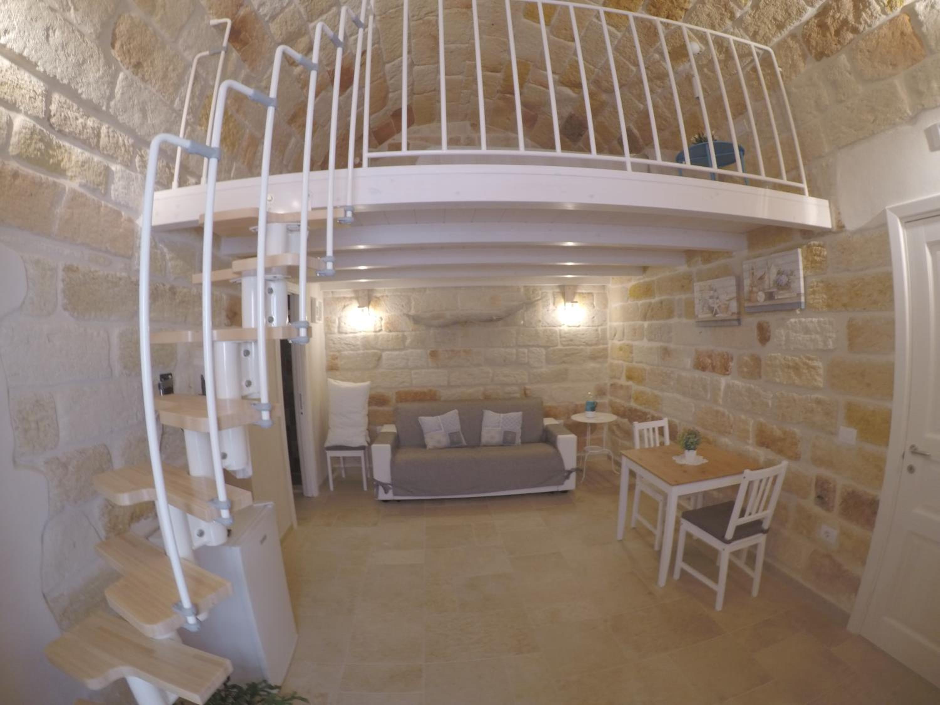 Studio - Split Level