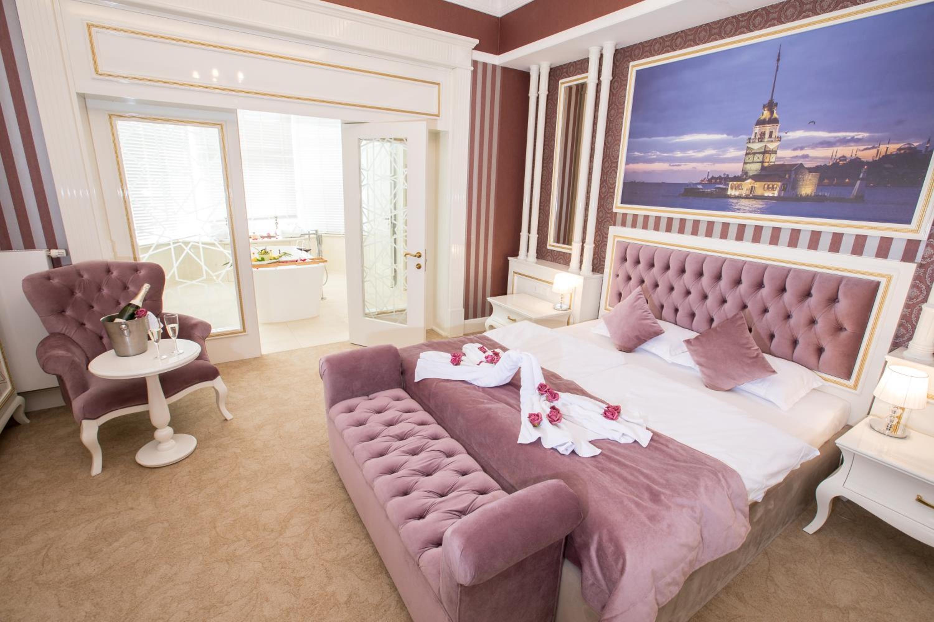 Deluxe Suite - Photo 1