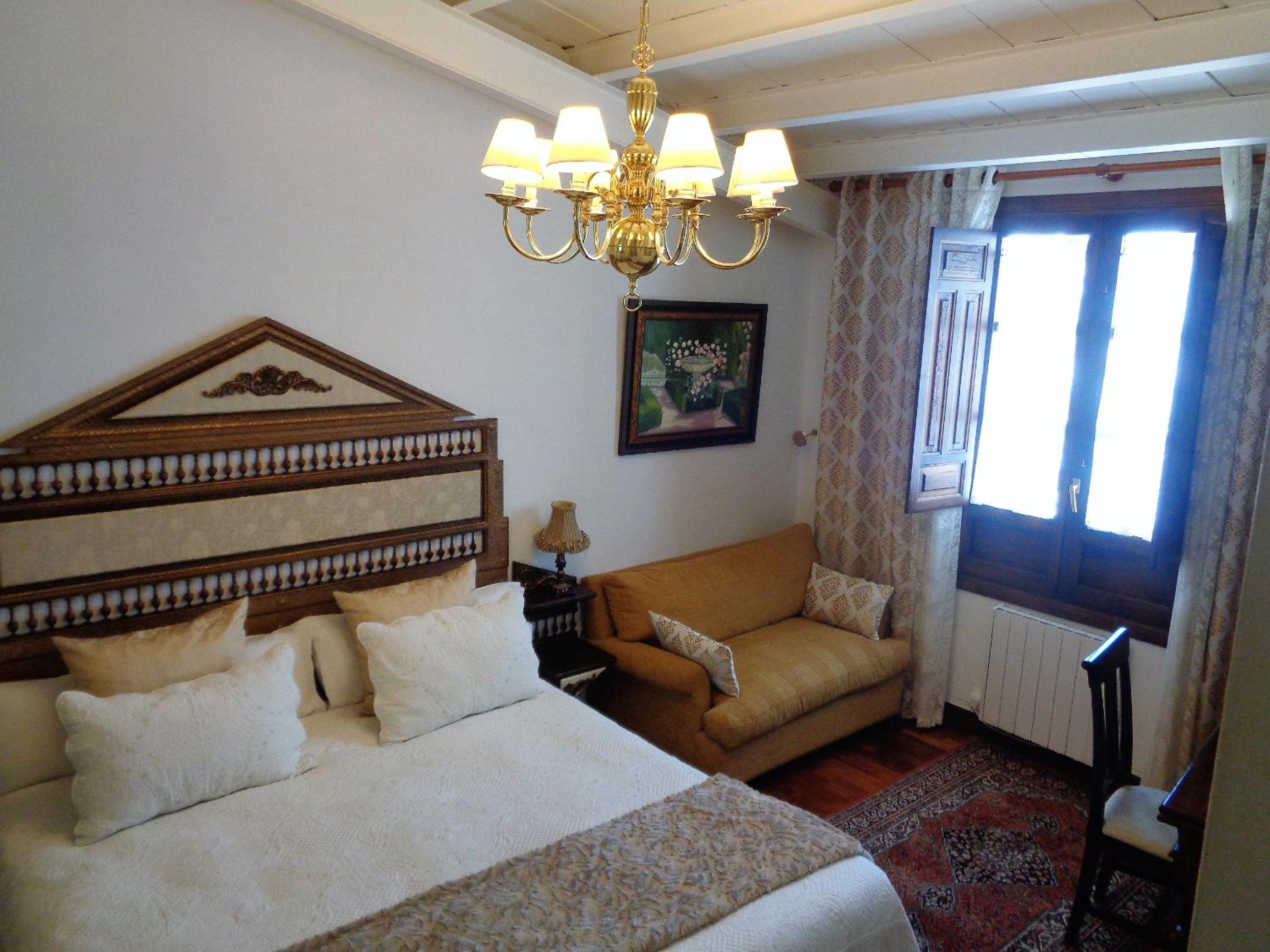 Charm Double Room - Photo 29