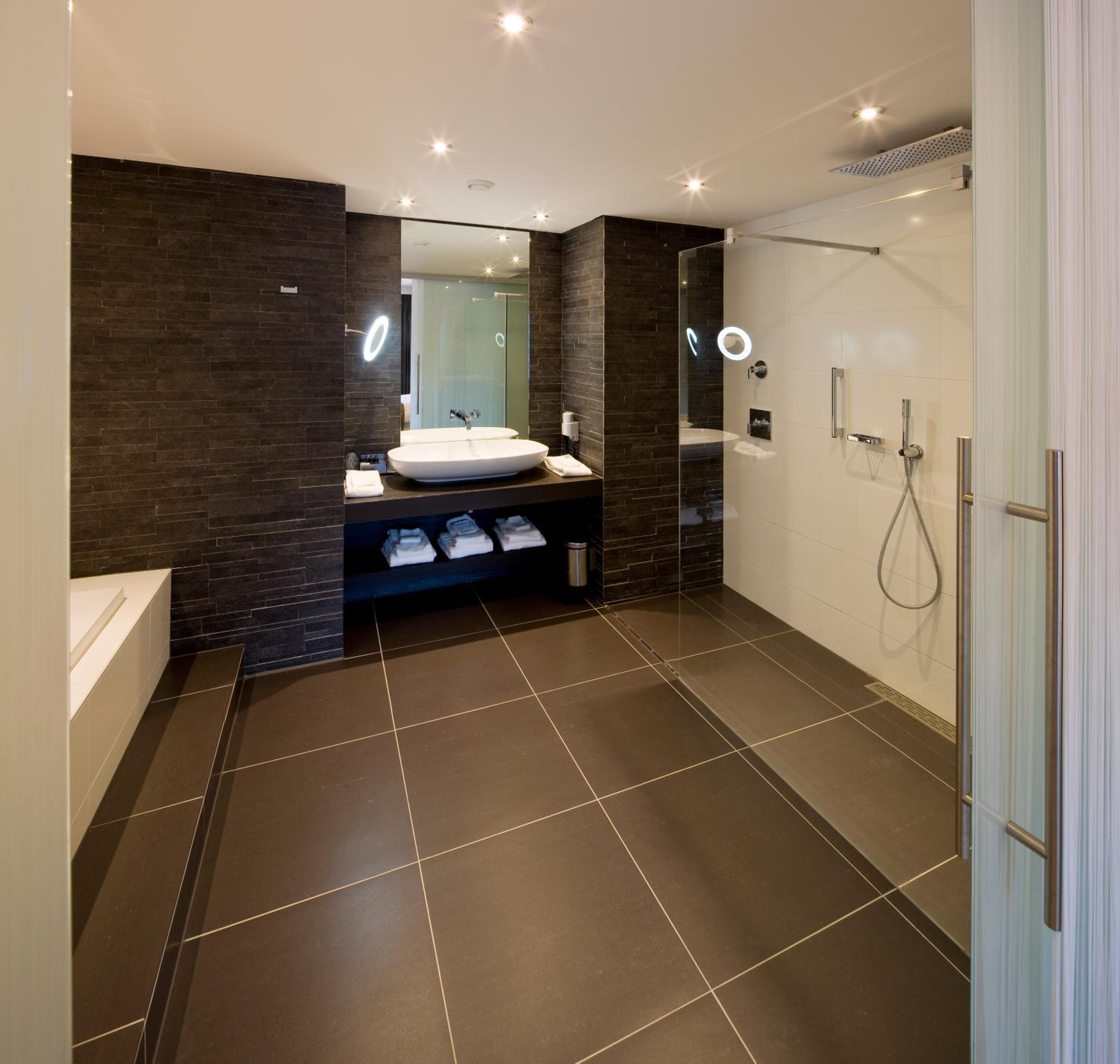 Business Suite photo 2