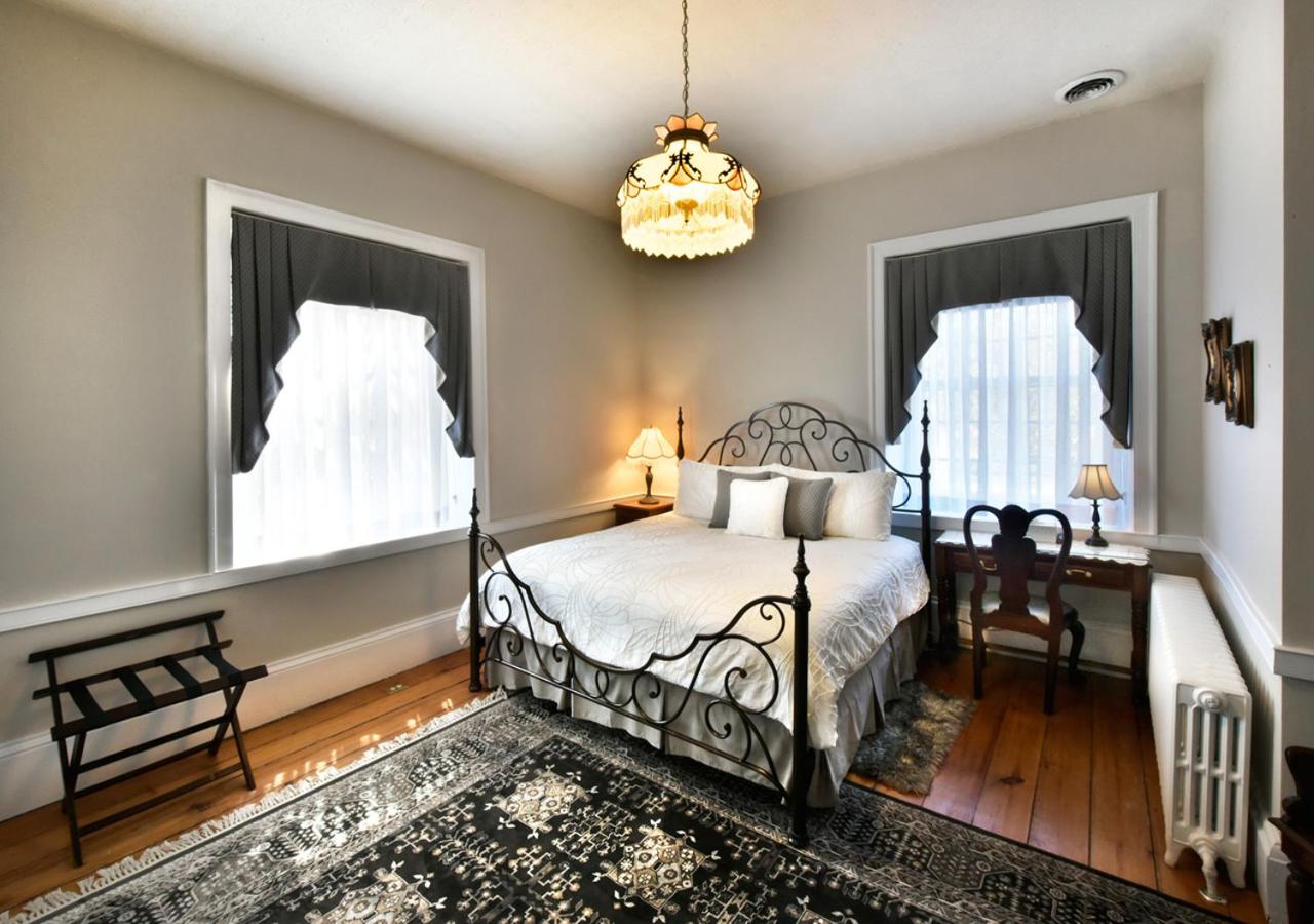 Deluxe King Room - Lady Sophia photo 1