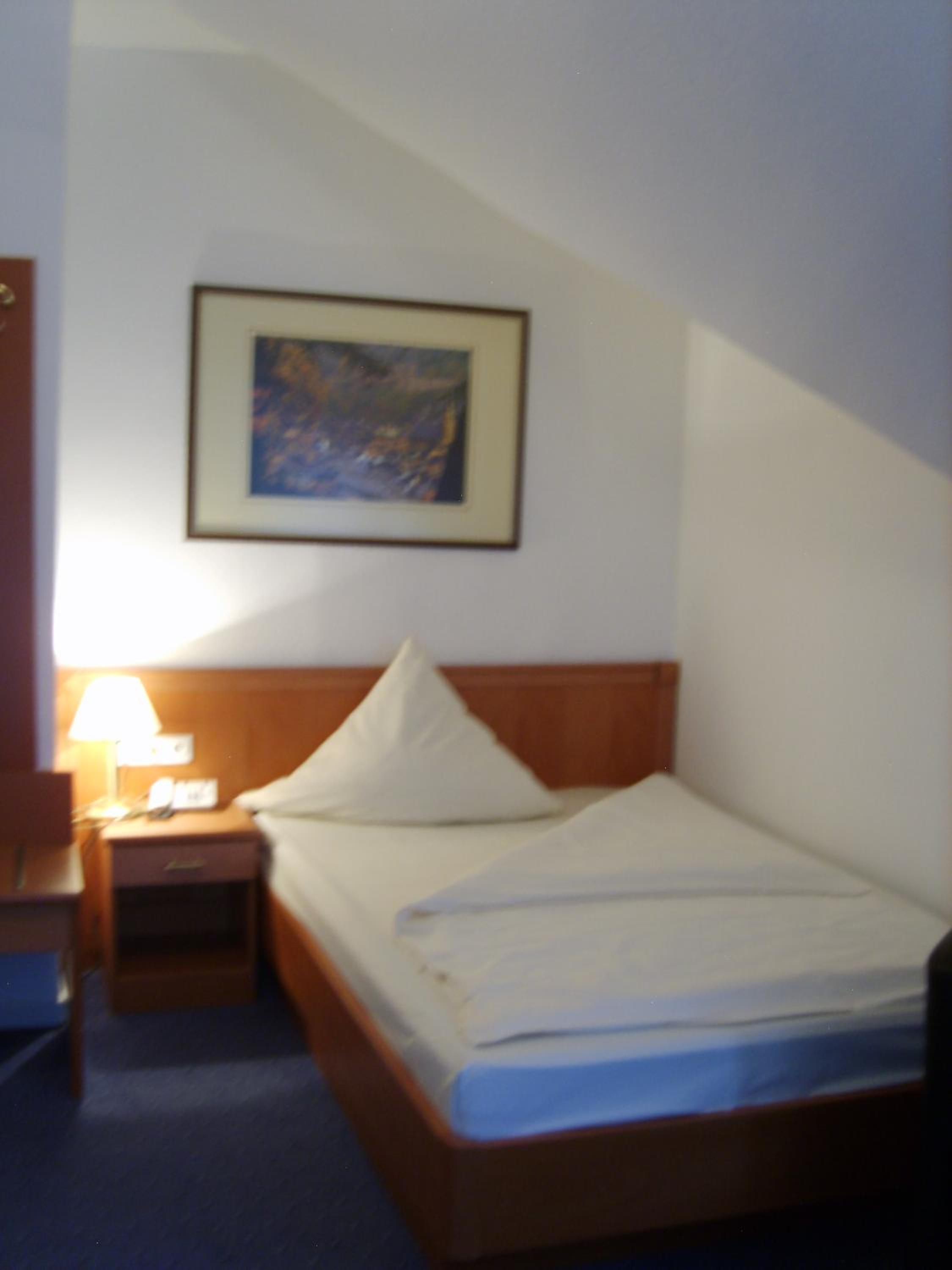 Single Room photo 2