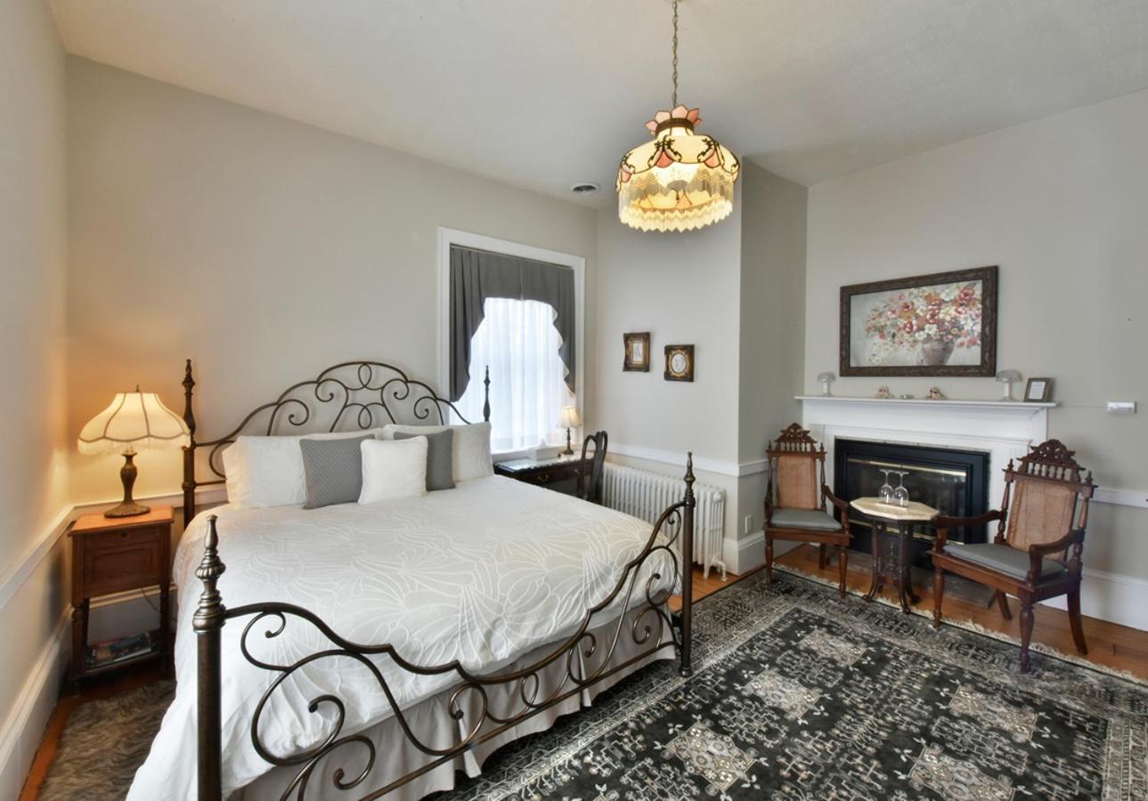 Deluxe King Room - Lady Sophia photo 2