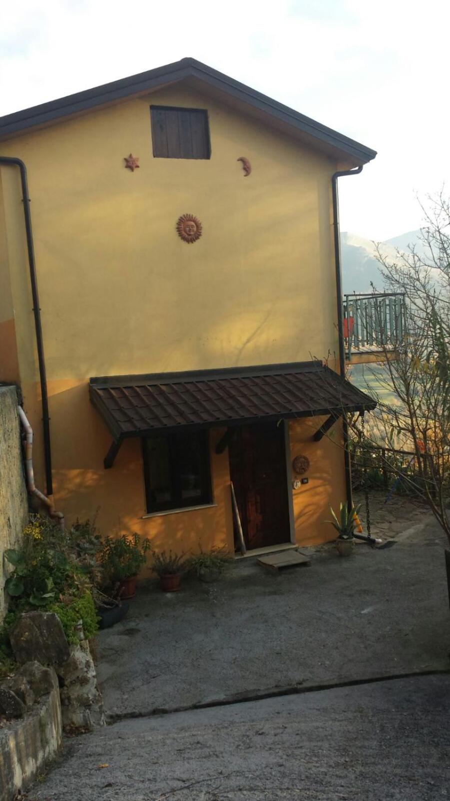 Two-Bedroom House - Photo 3