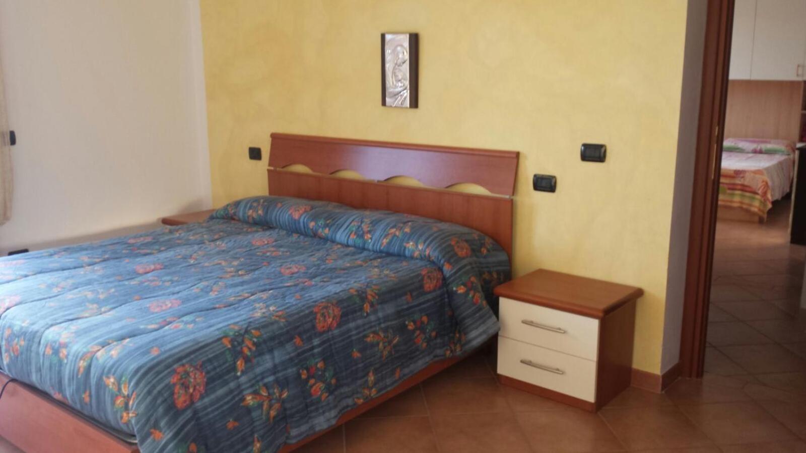 Two-Bedroom House - Photo 16