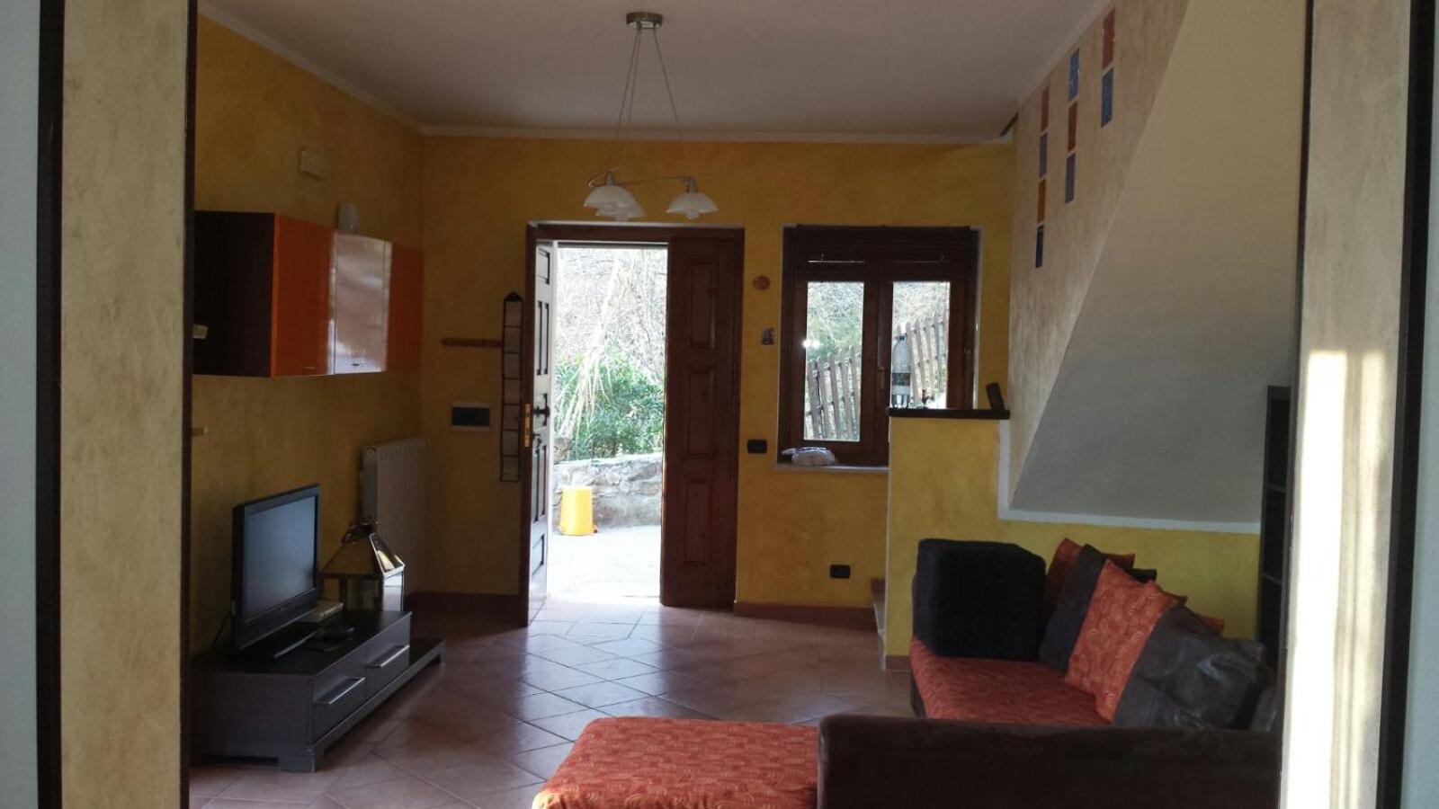 Two-Bedroom House - Photo 19