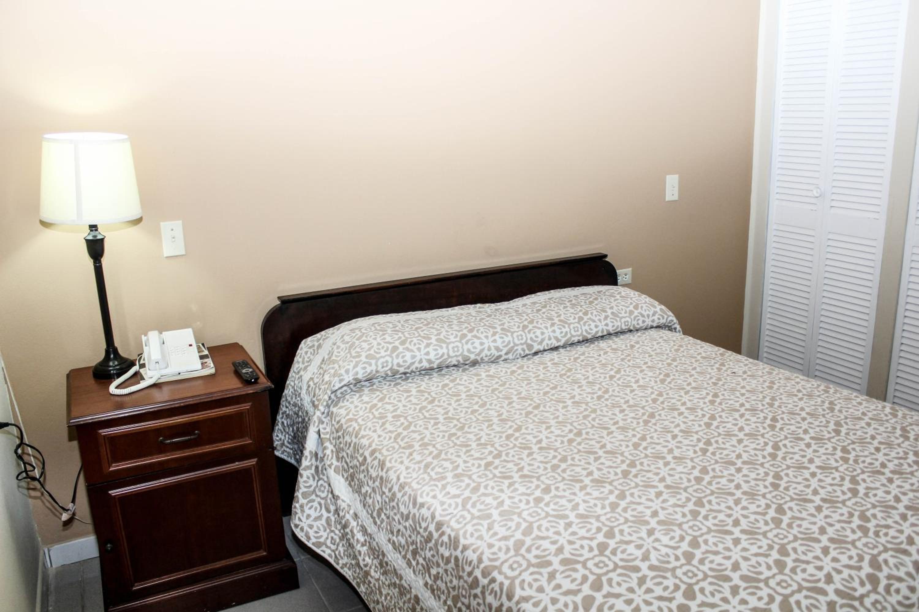 Queen Room - Photo 1