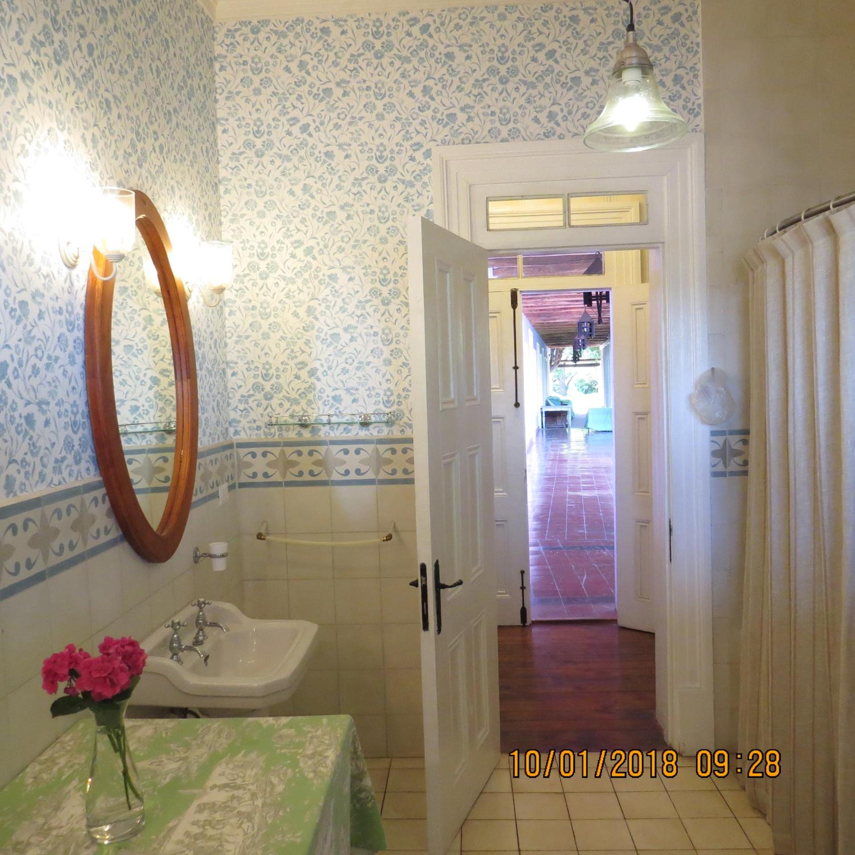 Quadruple Room with Shared Bathroom photo 2