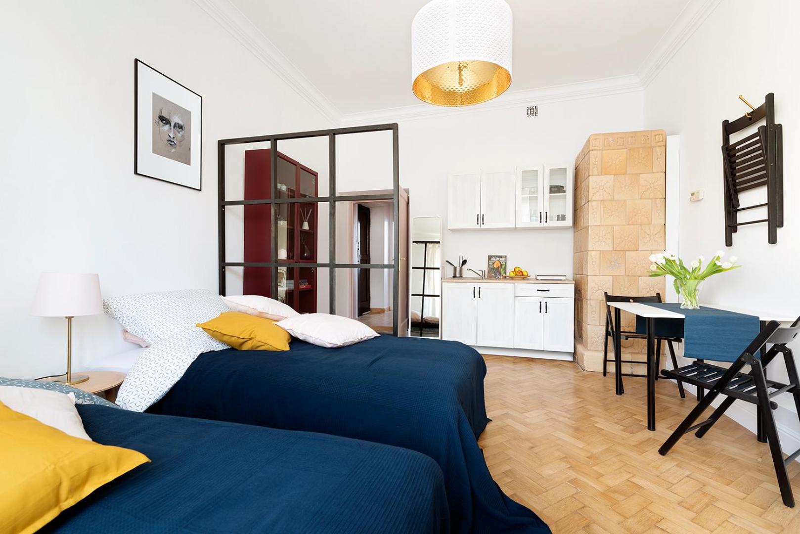Twin Room - Photo 12
