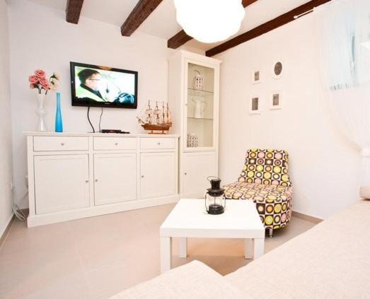 Two-Bedroom House photo 2