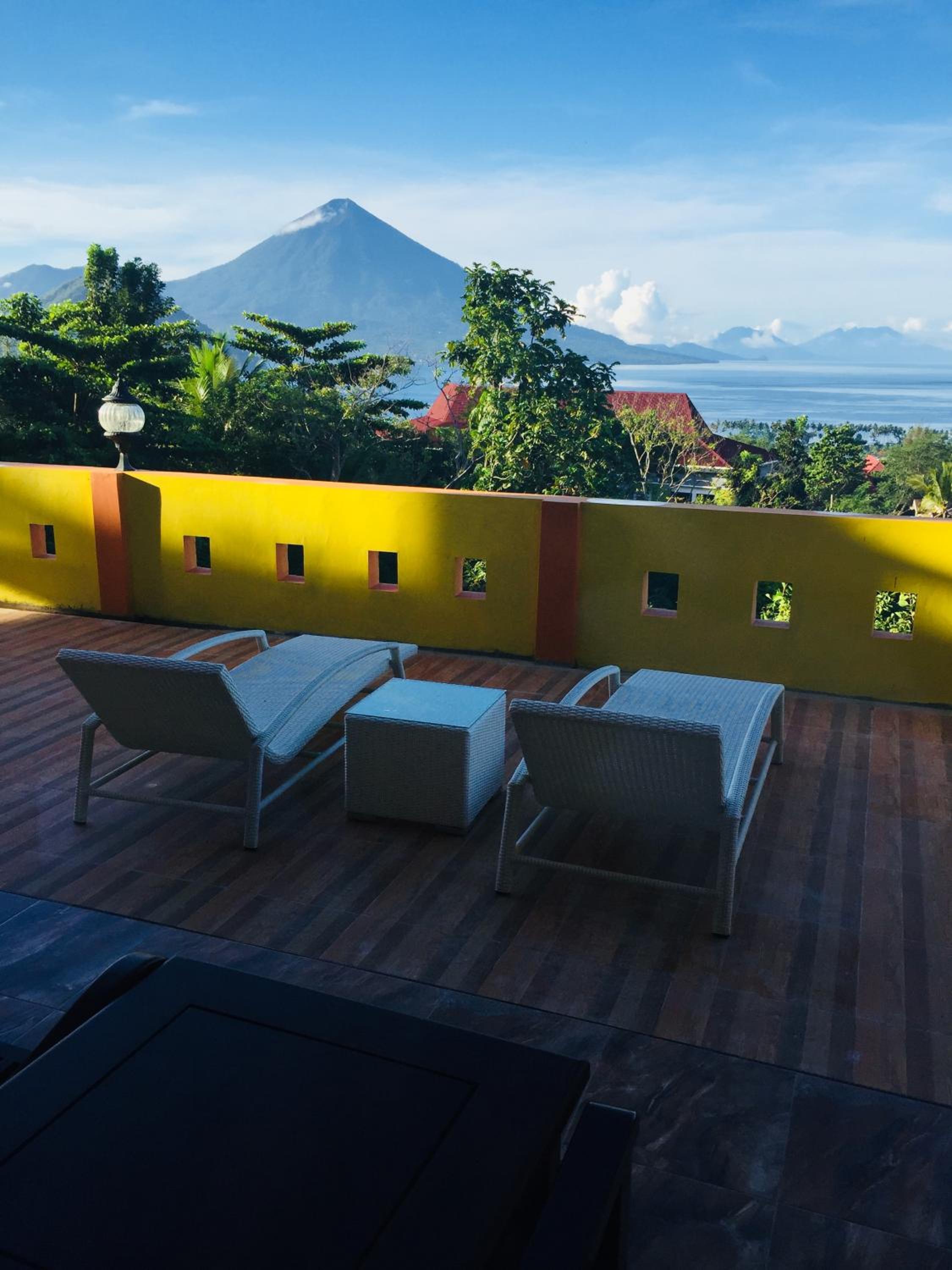 Deluxe Twin Room with Sea View photo 3