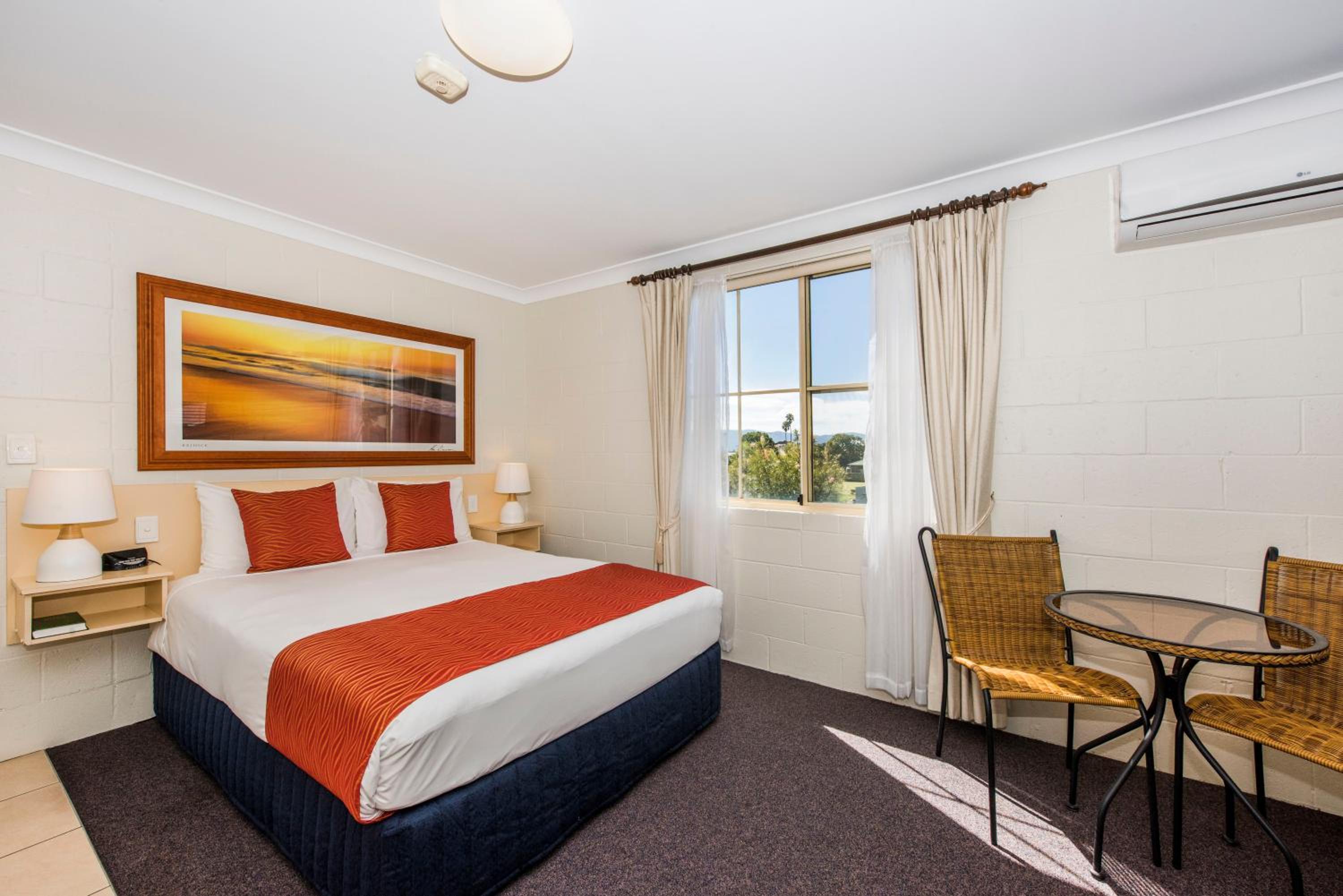 Standard Queen Room photo 3