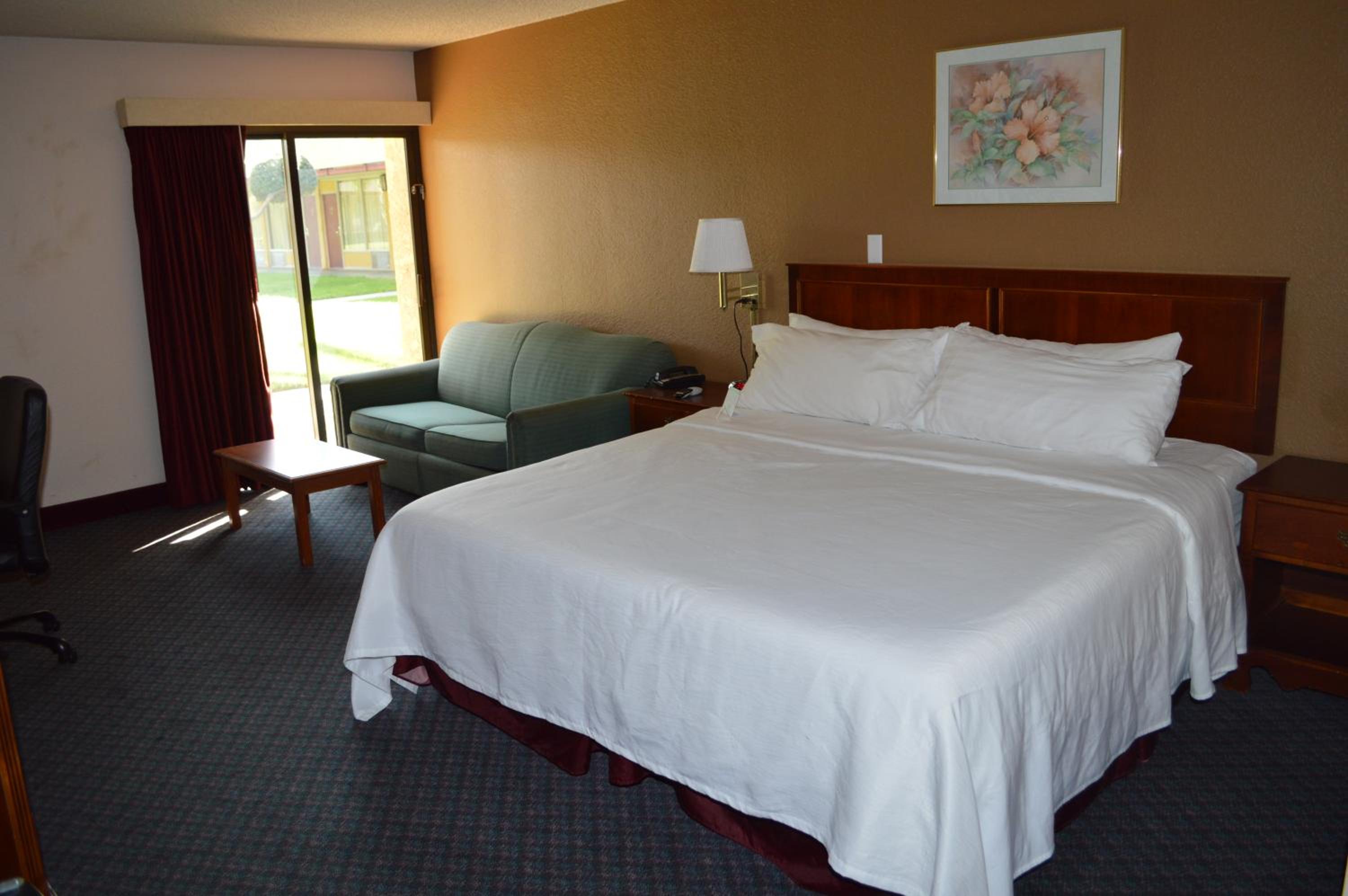 King Room with Pool View photo 3