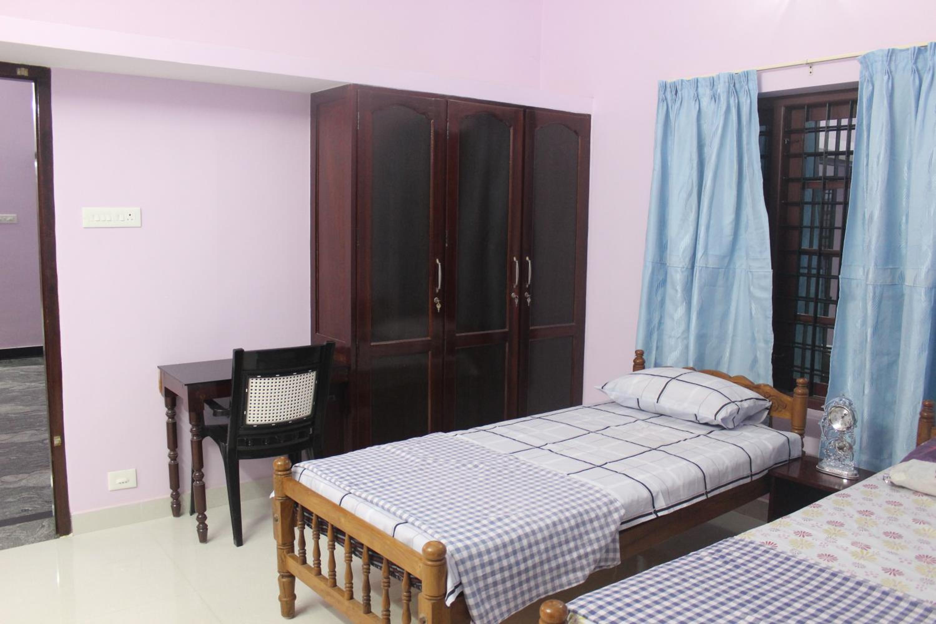 Standard Double Room with Fan - Photo 1