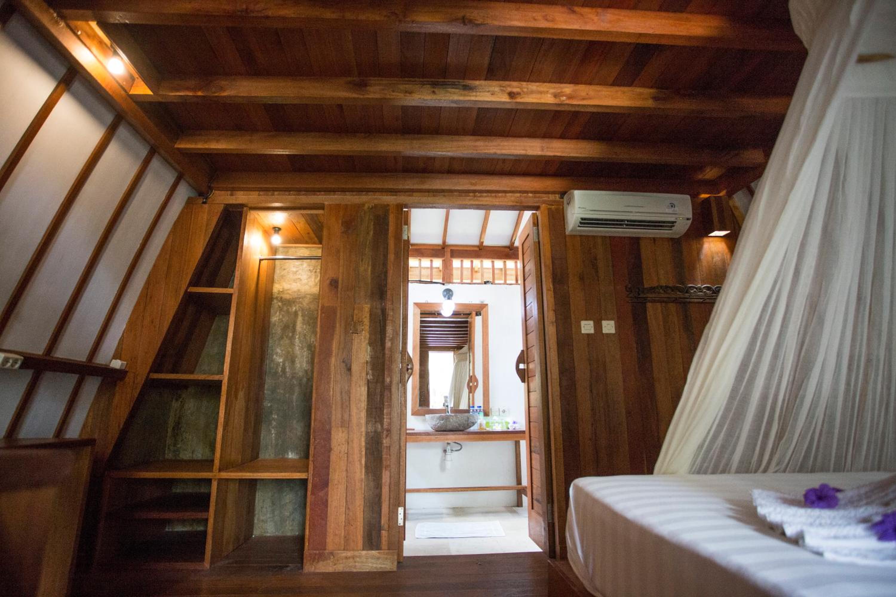 Duplex Wooden Family Bungalow photo 2