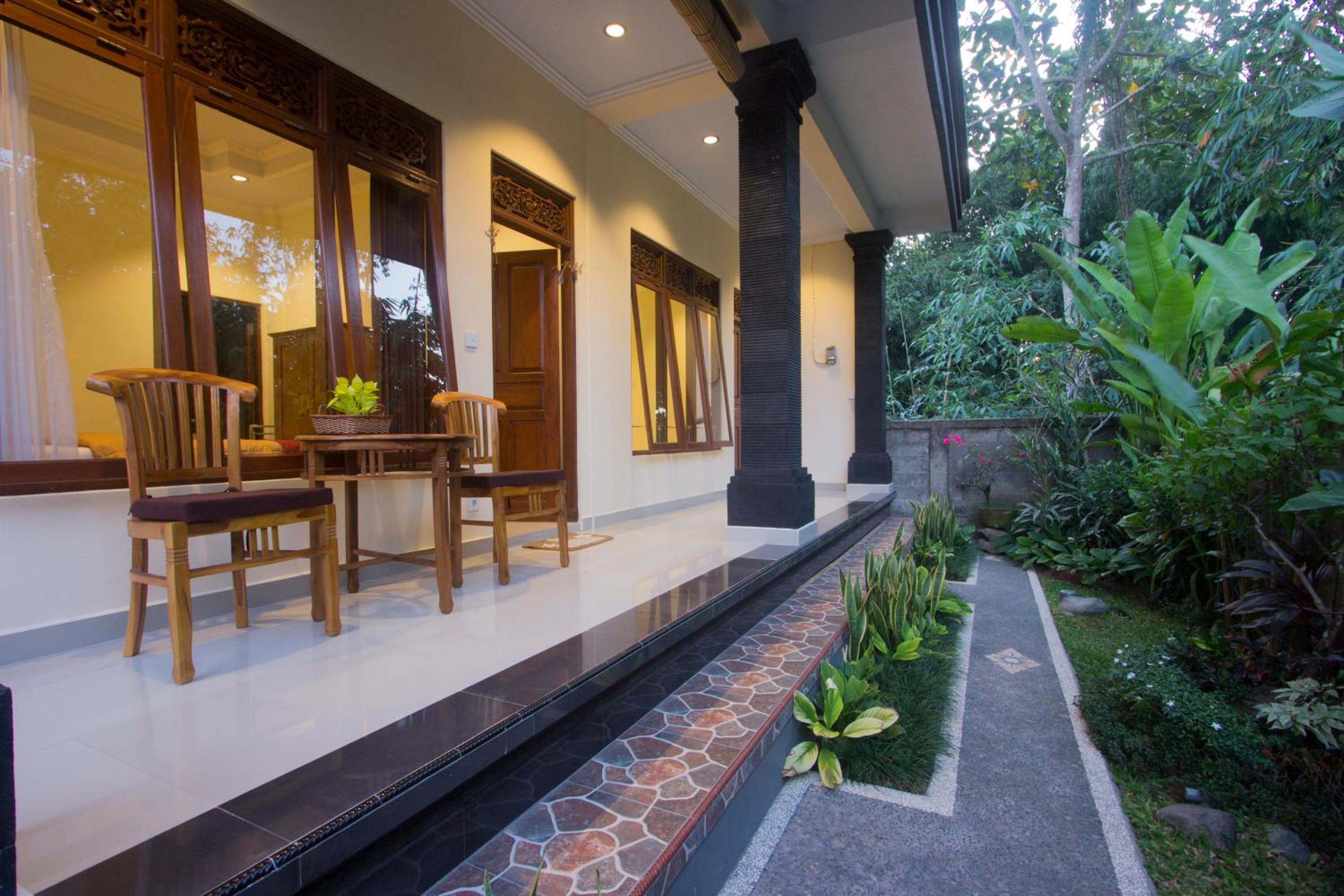 Double Room with Balcony - Photo 3