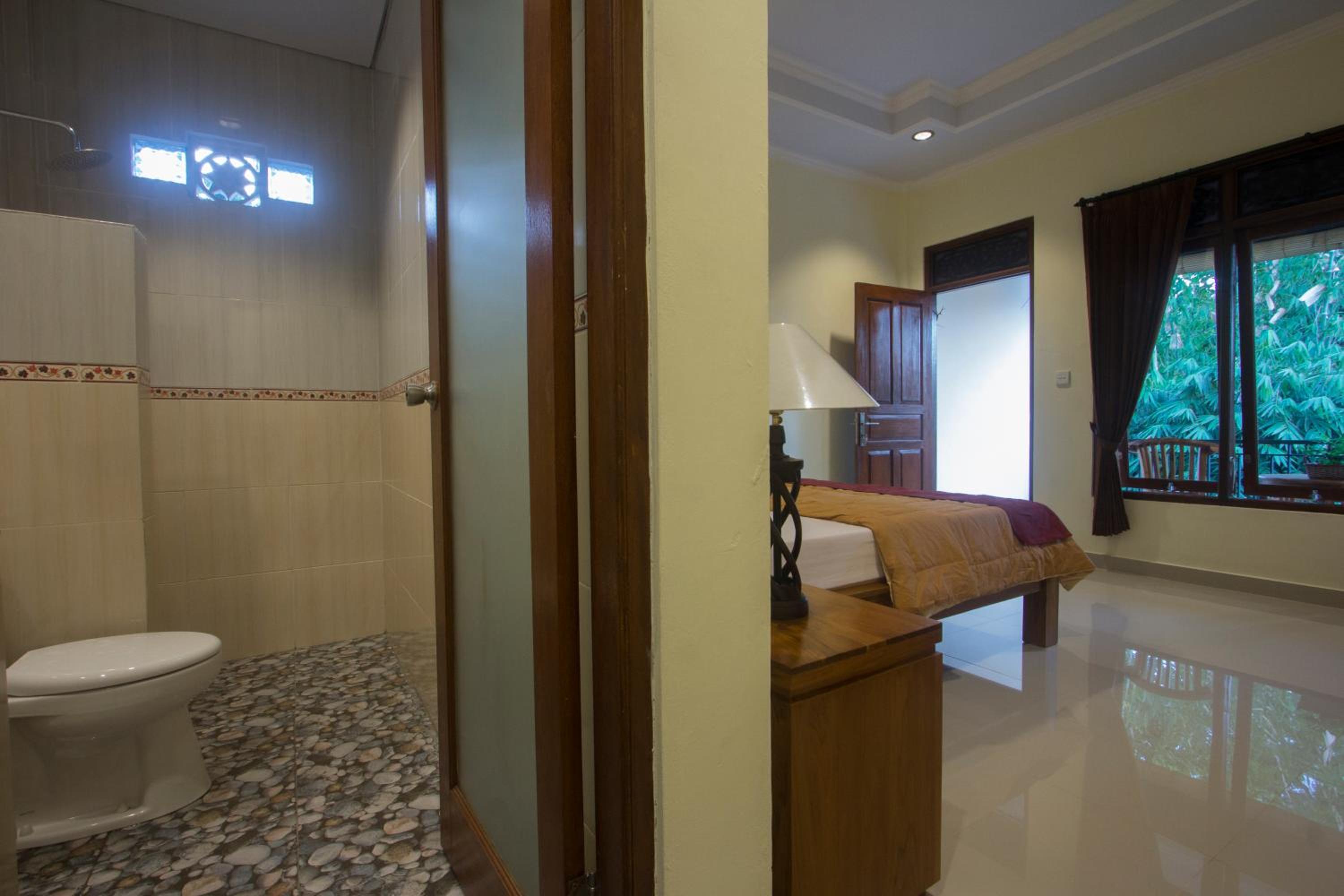 Double Room with Balcony - Photo 6