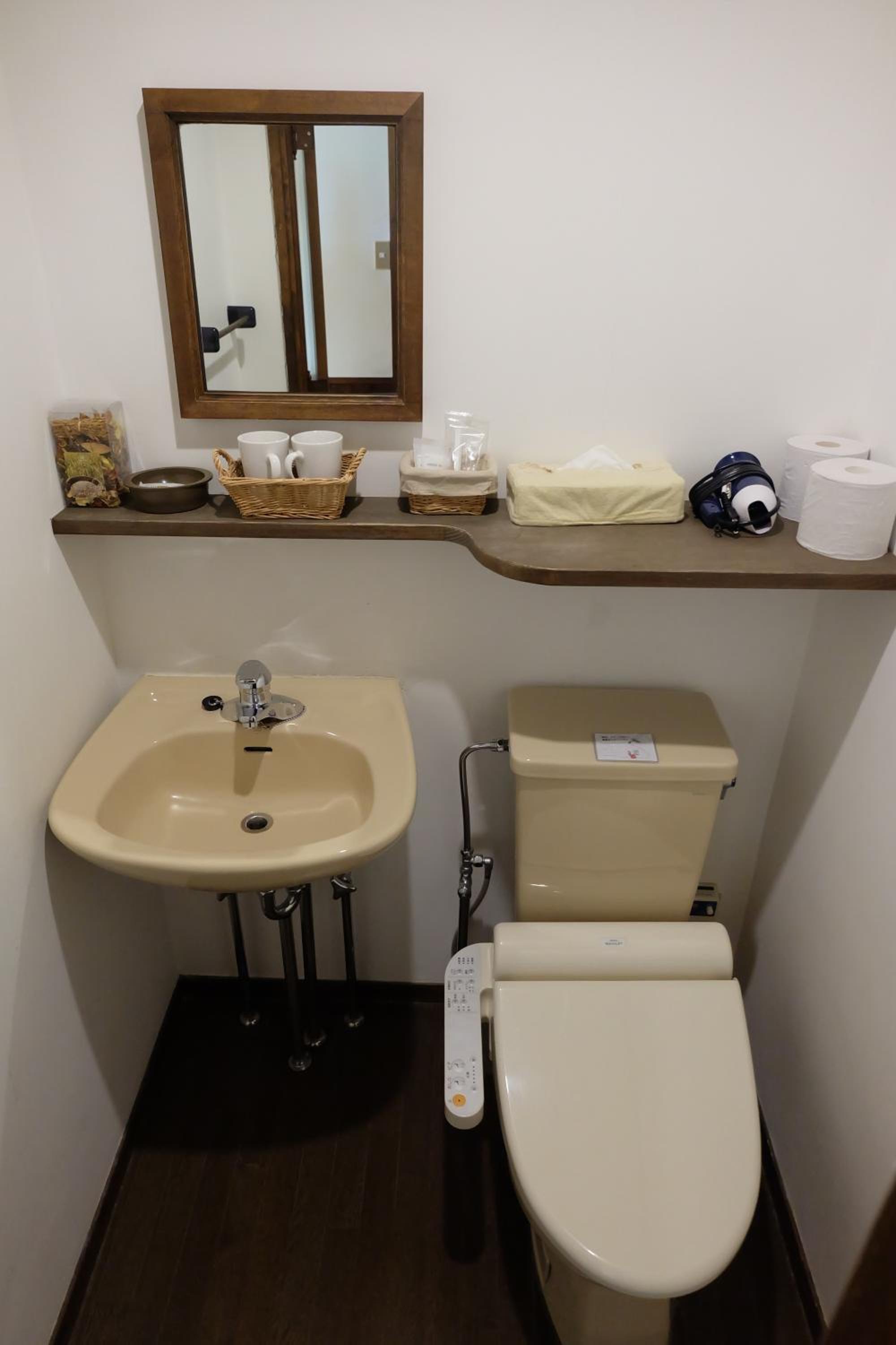 Twin Room With Shared Bathroom photo 2