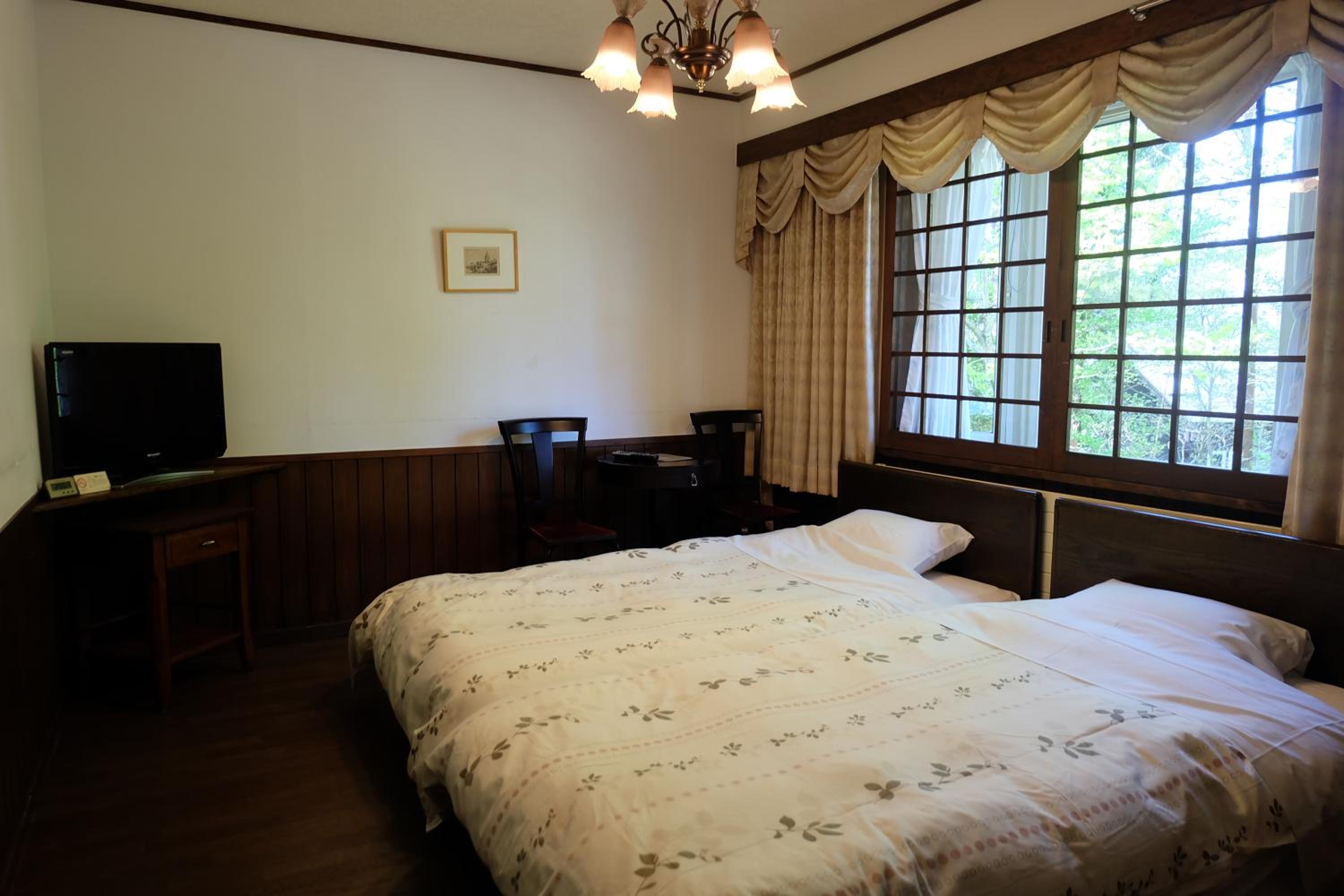 Twin Room With Shared Bathroom photo 1