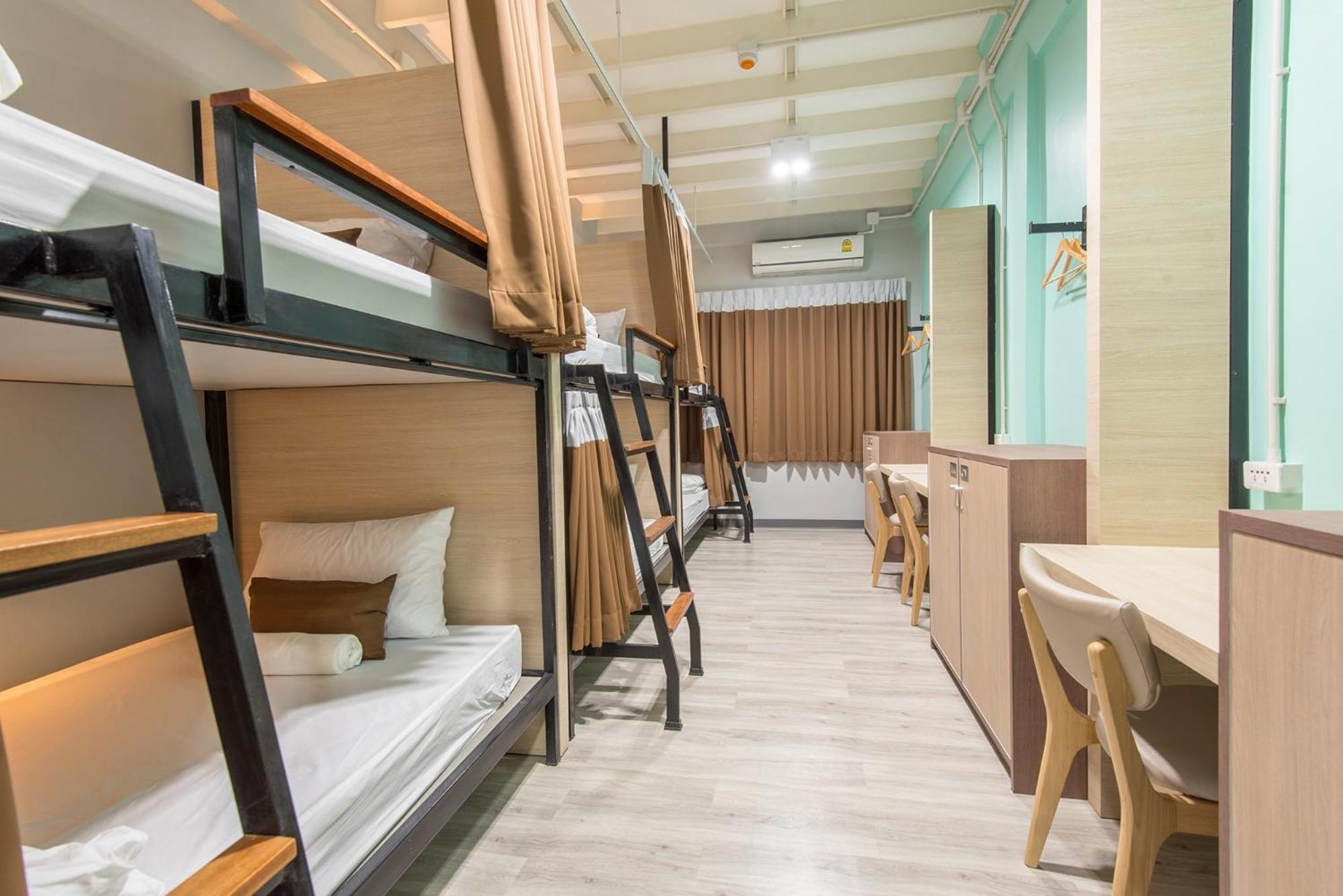 Bed in 6-Bed Female Dormitory Room photo 1