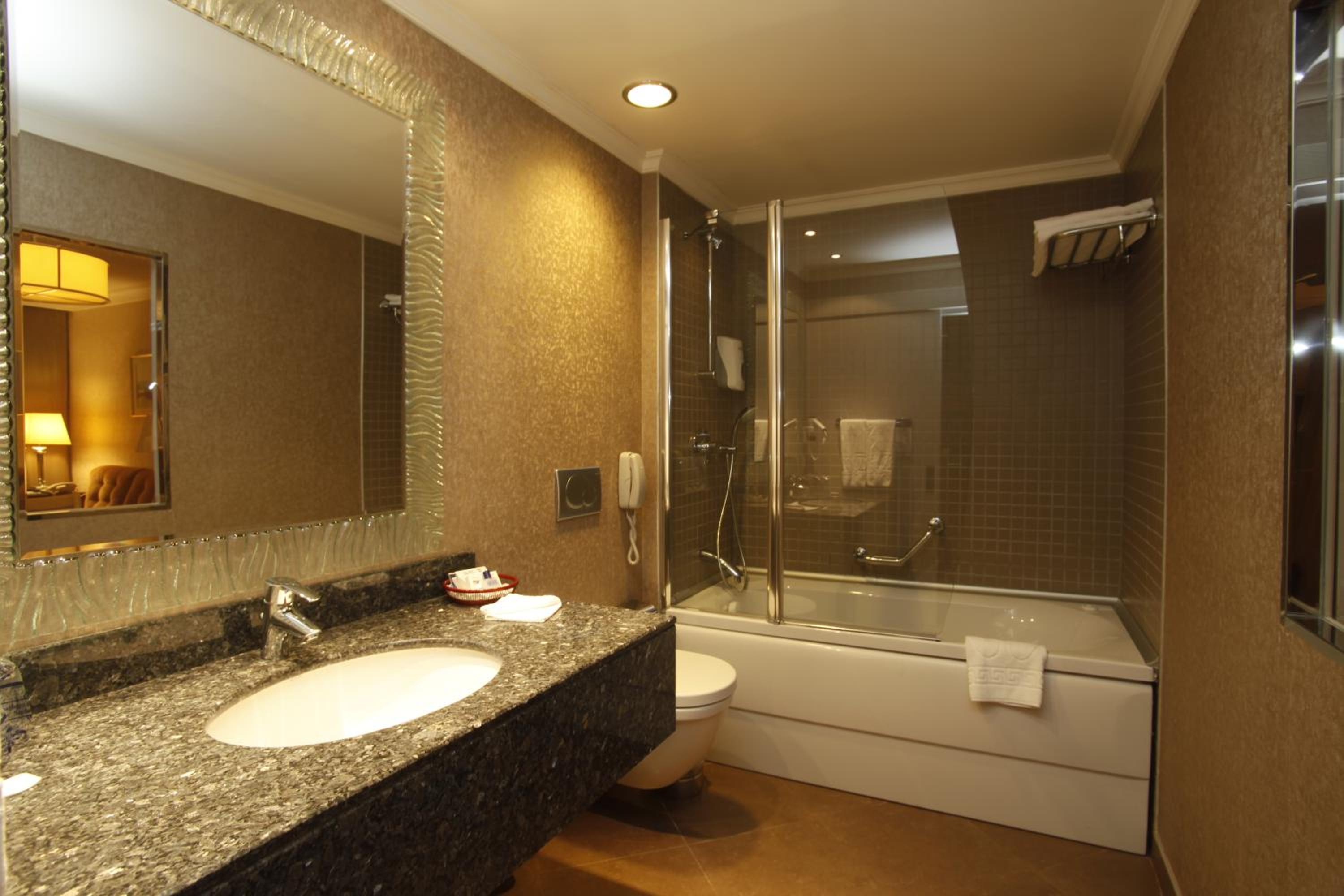 Suite - Photo 4