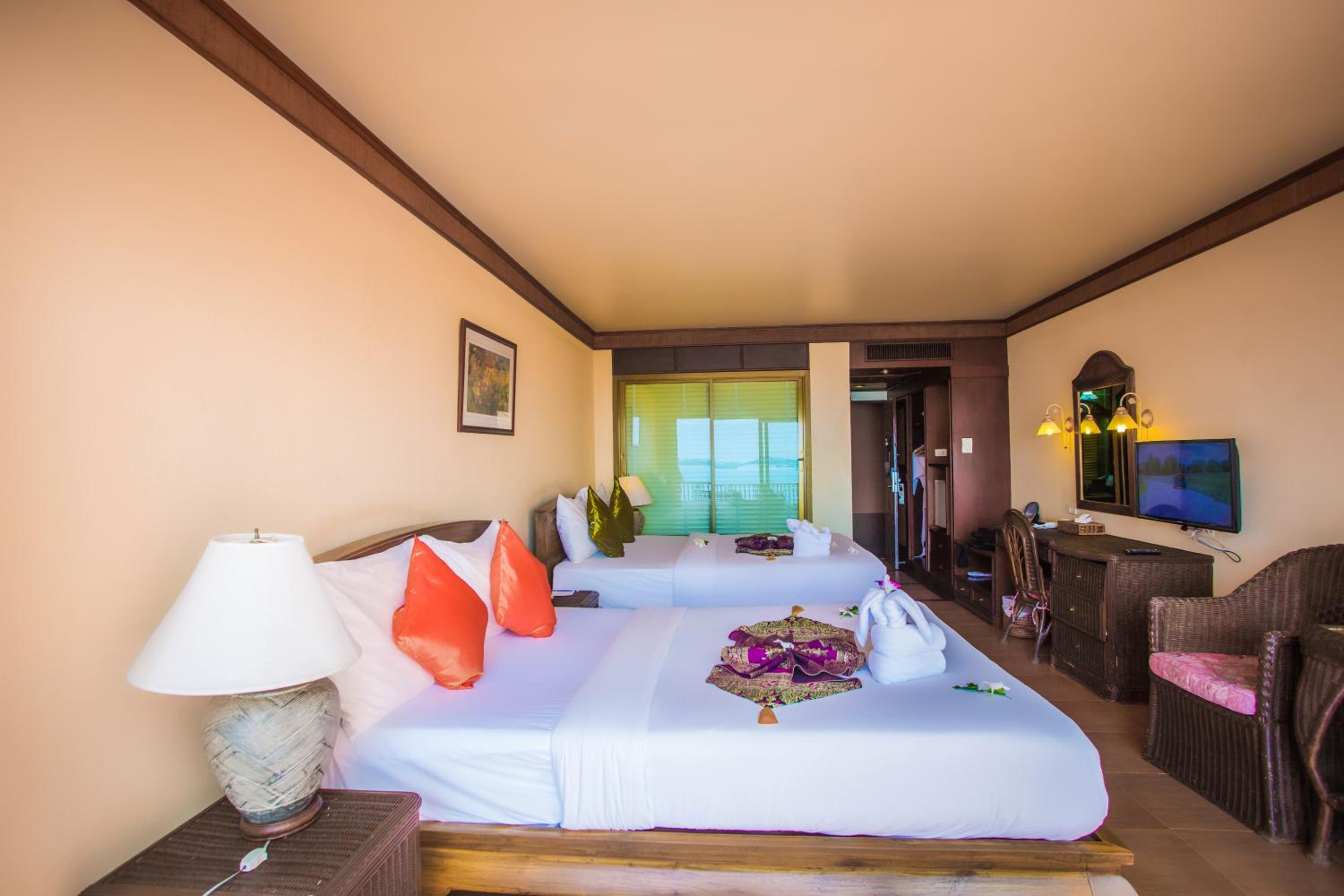 Family Room with Sea View - Photo 1