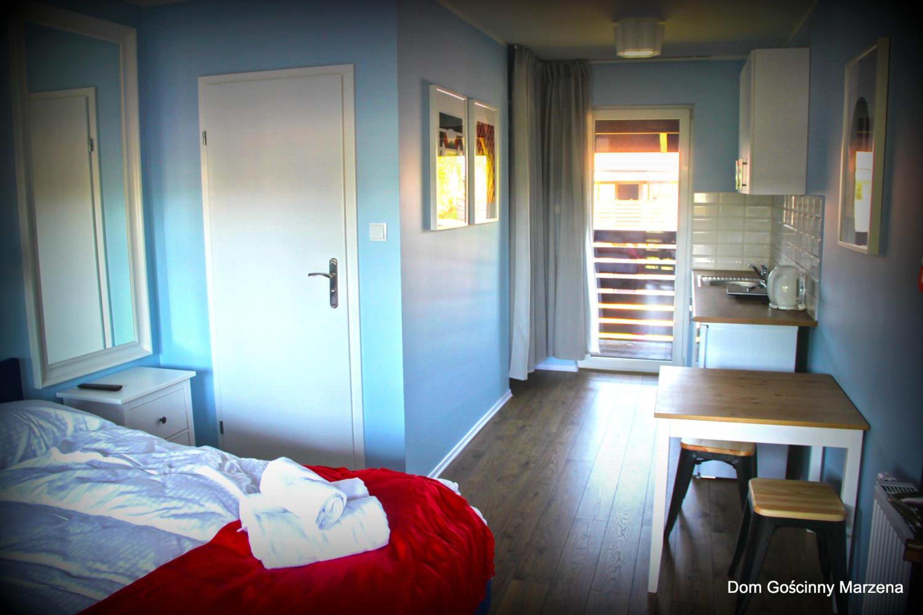 Deluxe Double Room with Balcony photo 3