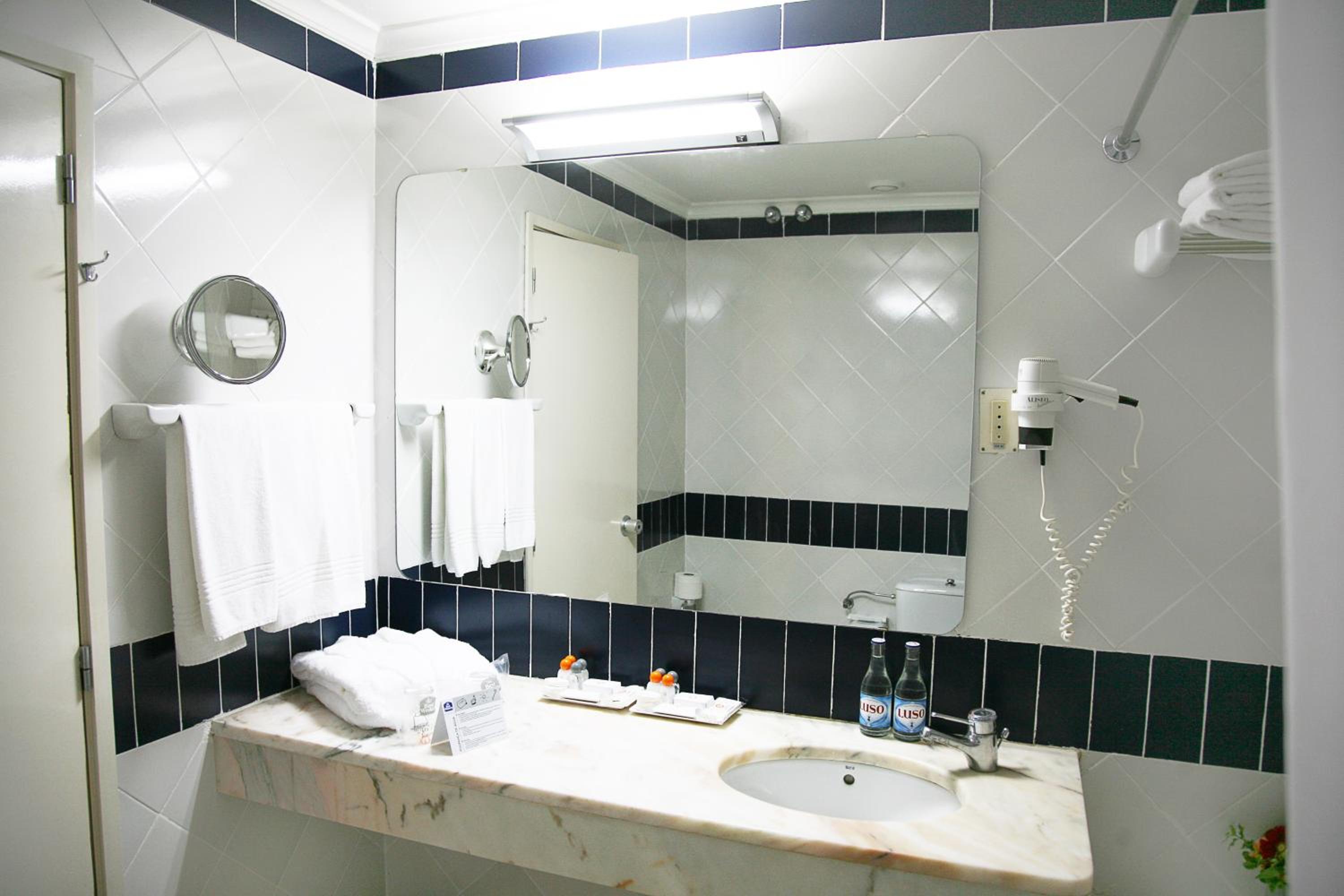 Double or Twin Room - Photo 11
