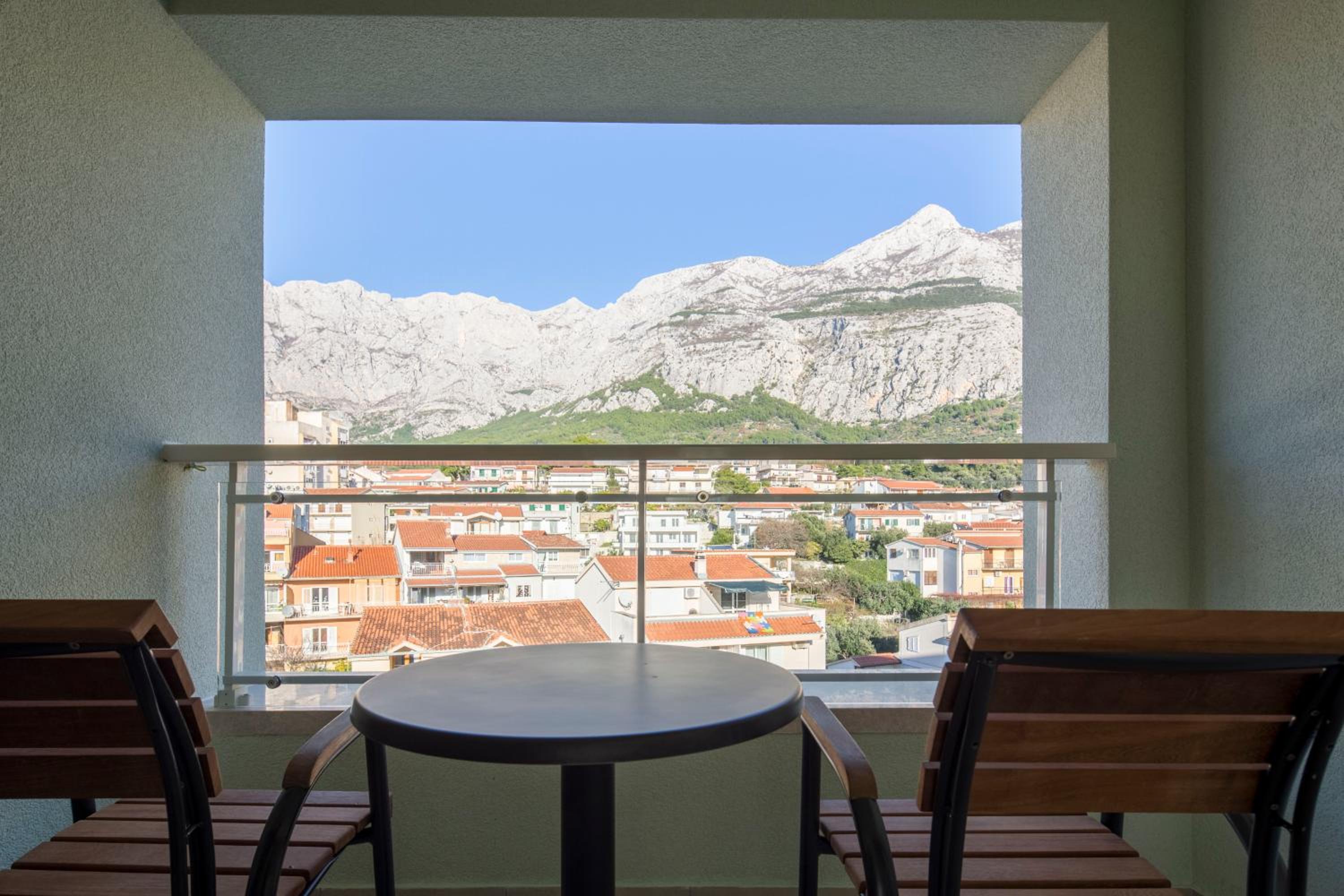 Superior Double Room with Balcony with Park View - Photo 14