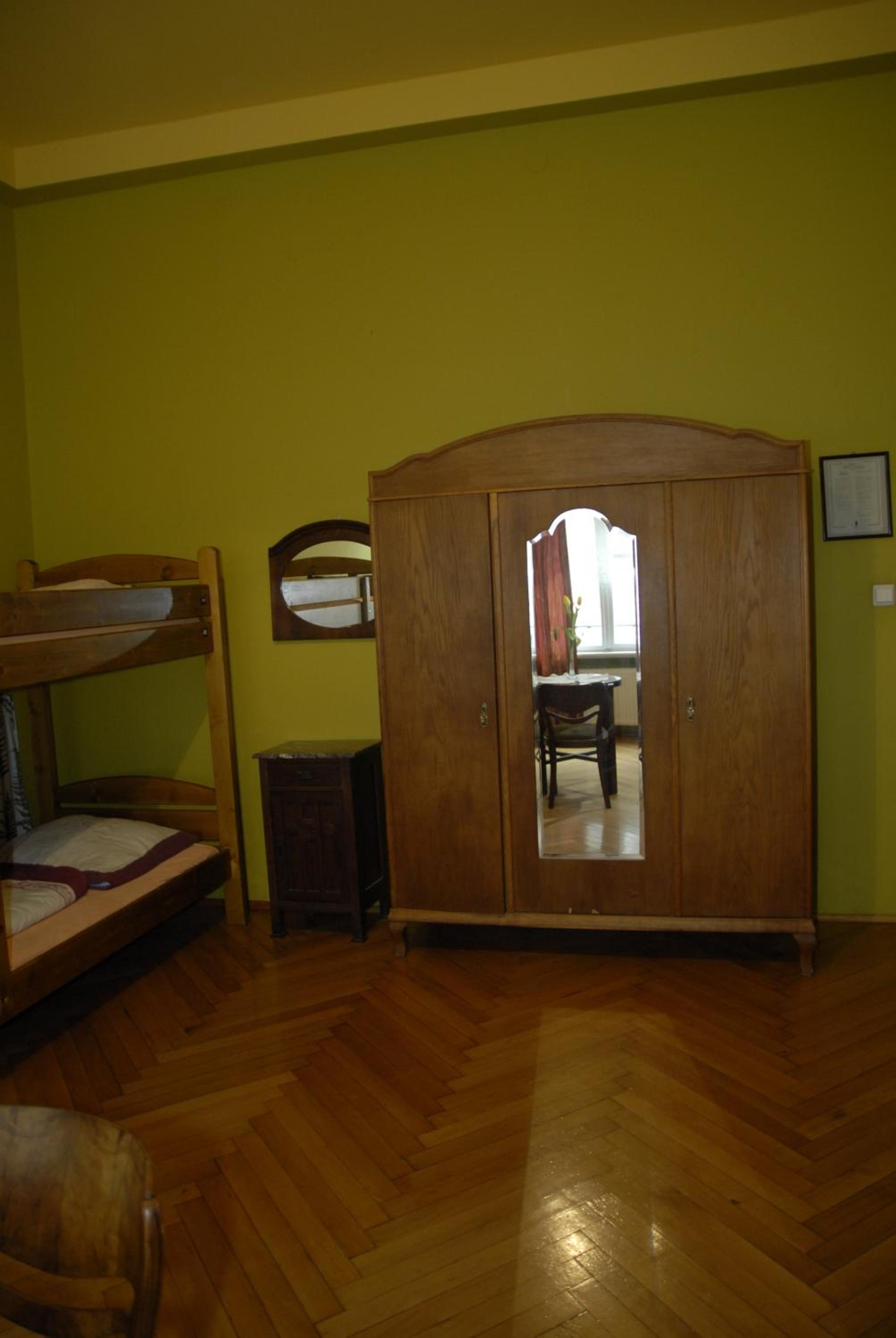 Bed in 8-Bed Dormitory Room photo 2