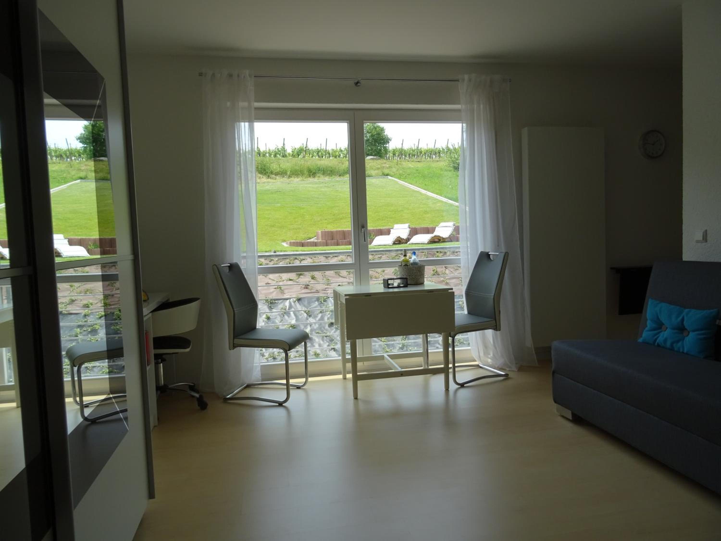 Apartment 6 photo 1