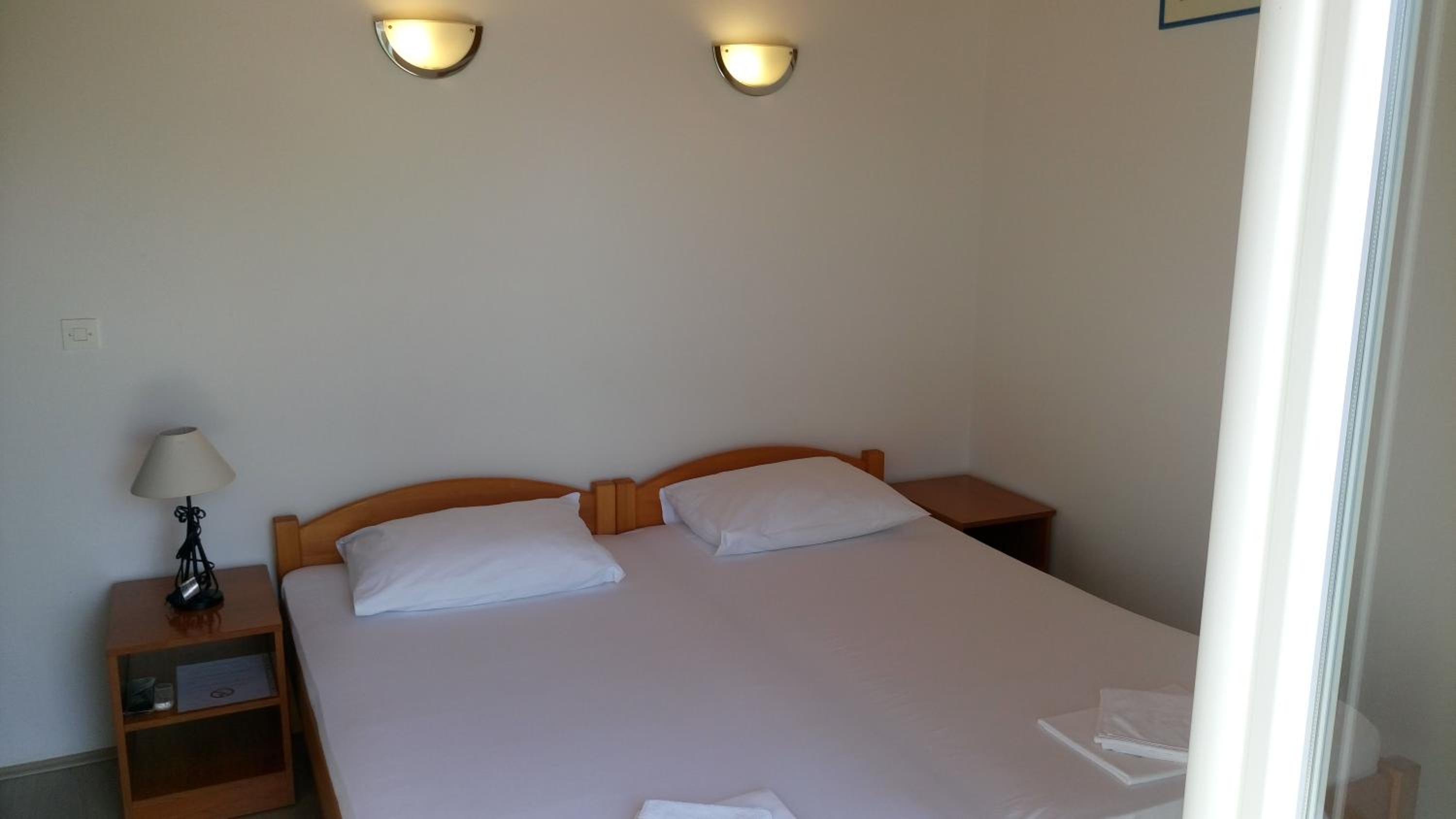 Twin Room - Photo 1