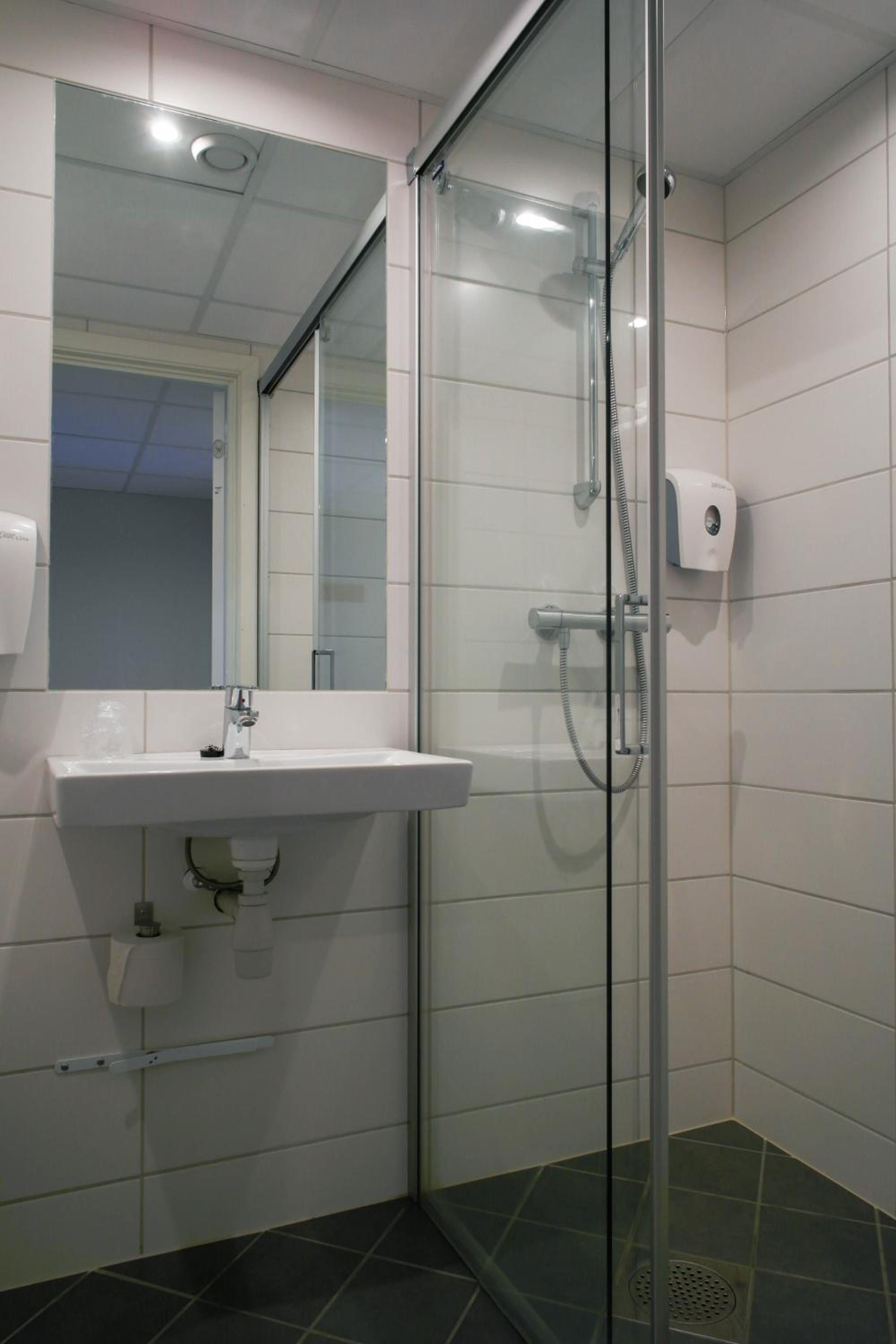 Double or Twin Room - Photo 6