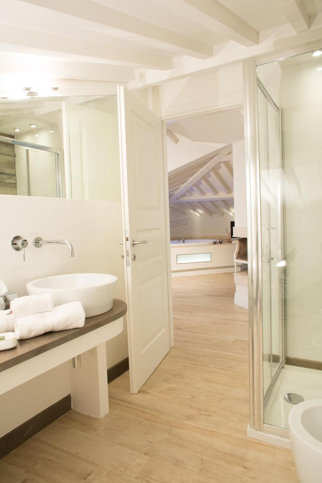 Luxury Triple Room photo 3