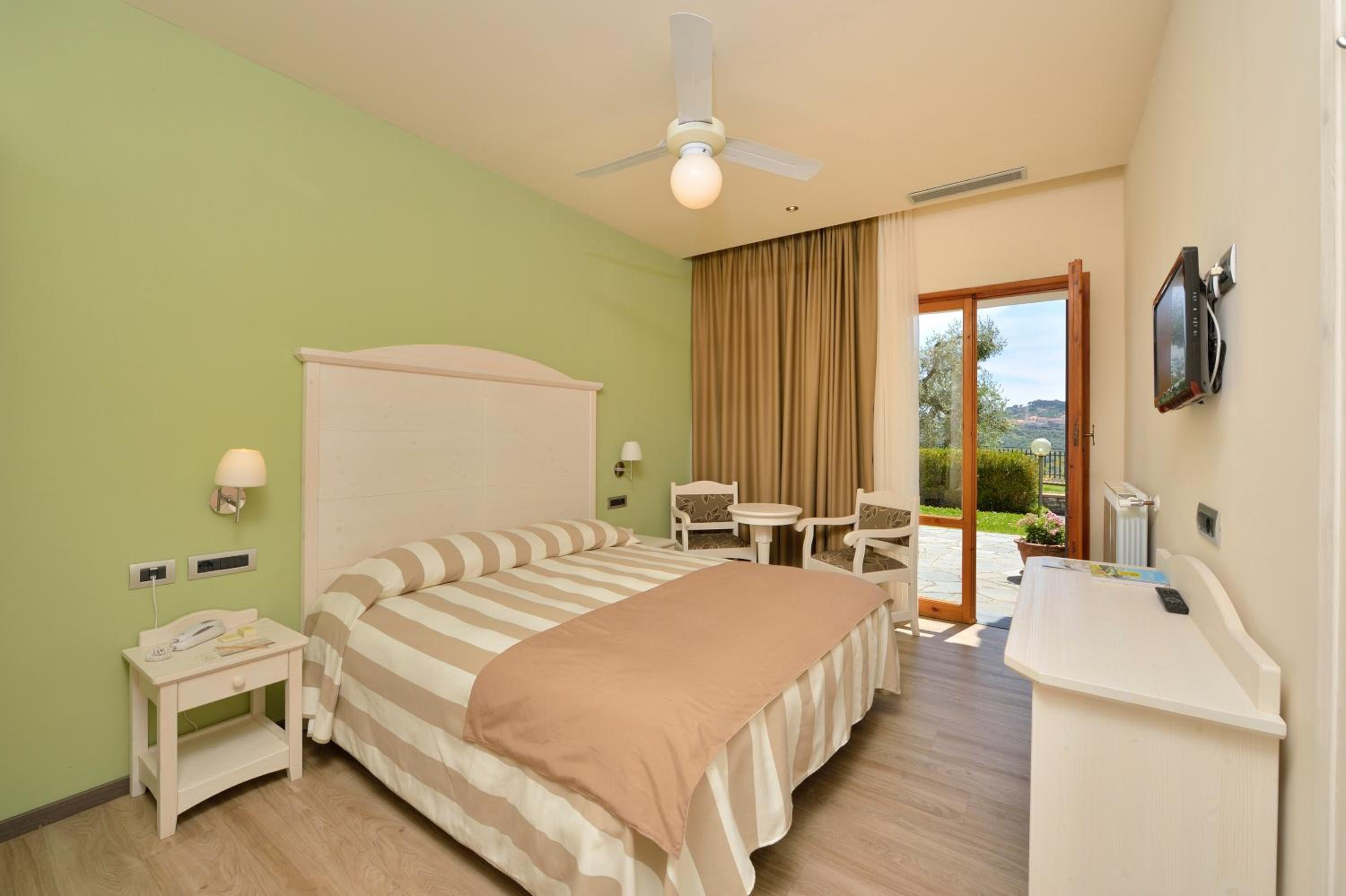 Standard Double Room photo 3