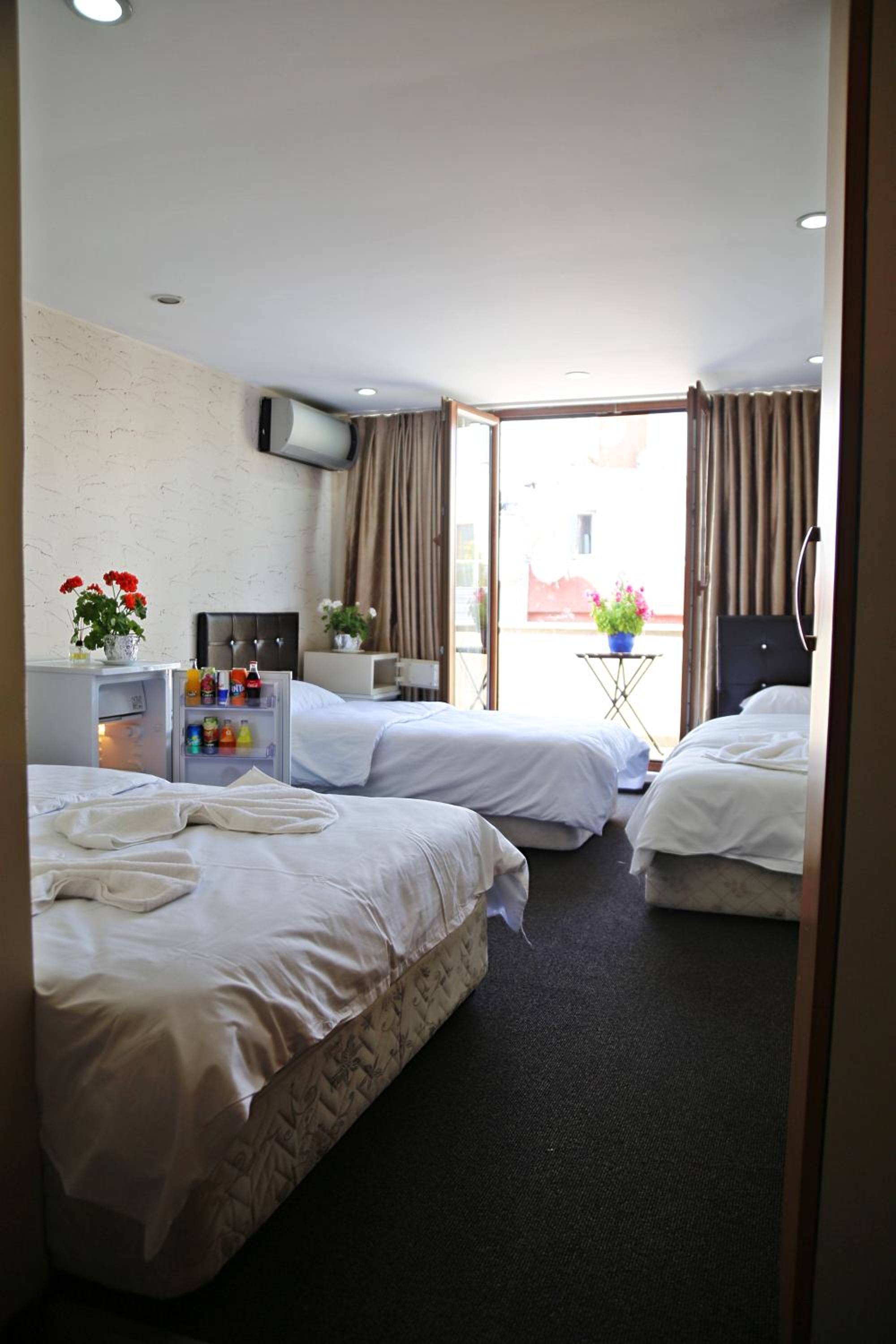 Luxury Triple Room photo 1