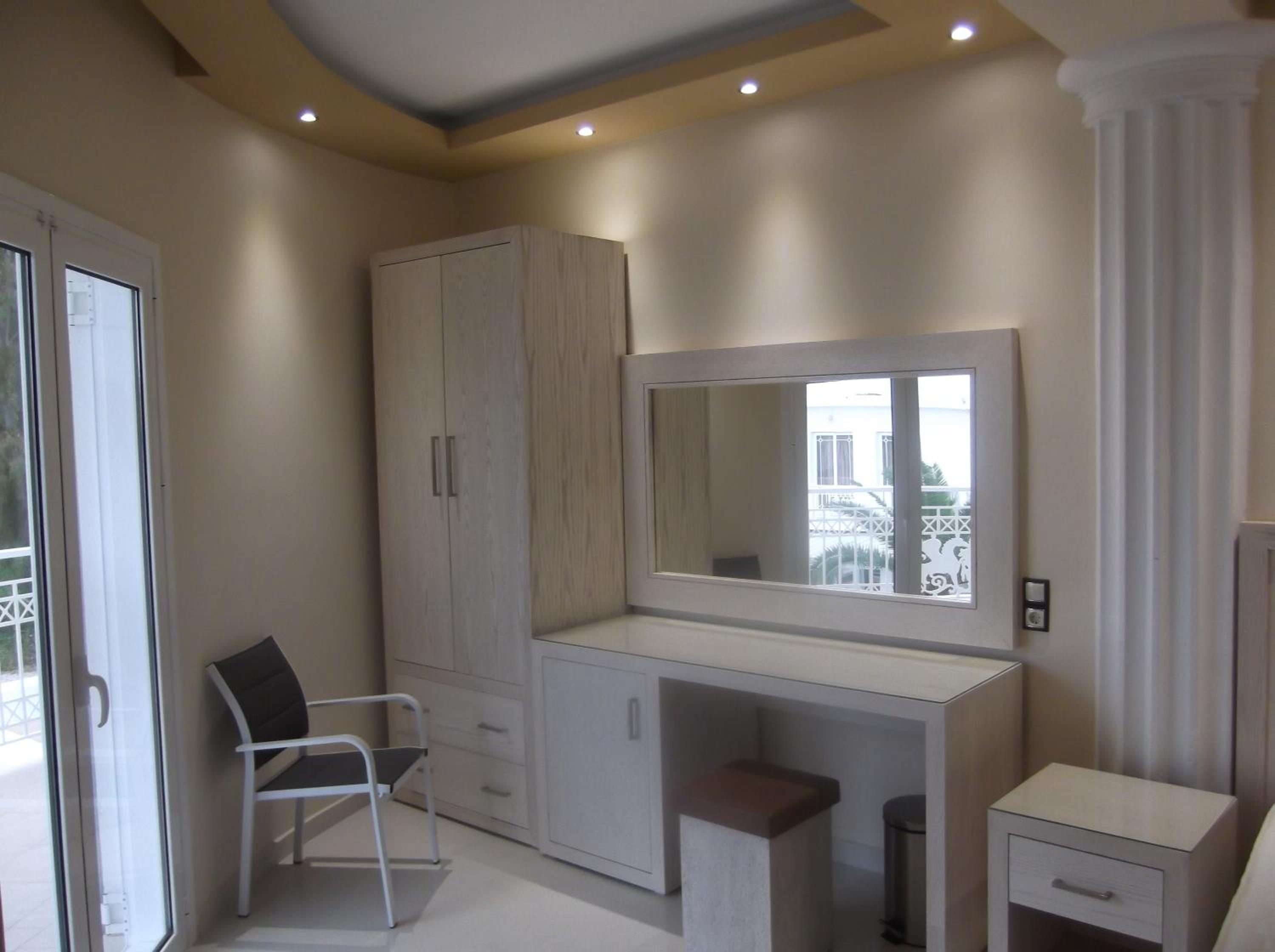 Deluxe Suite with Spa Bath photo 2