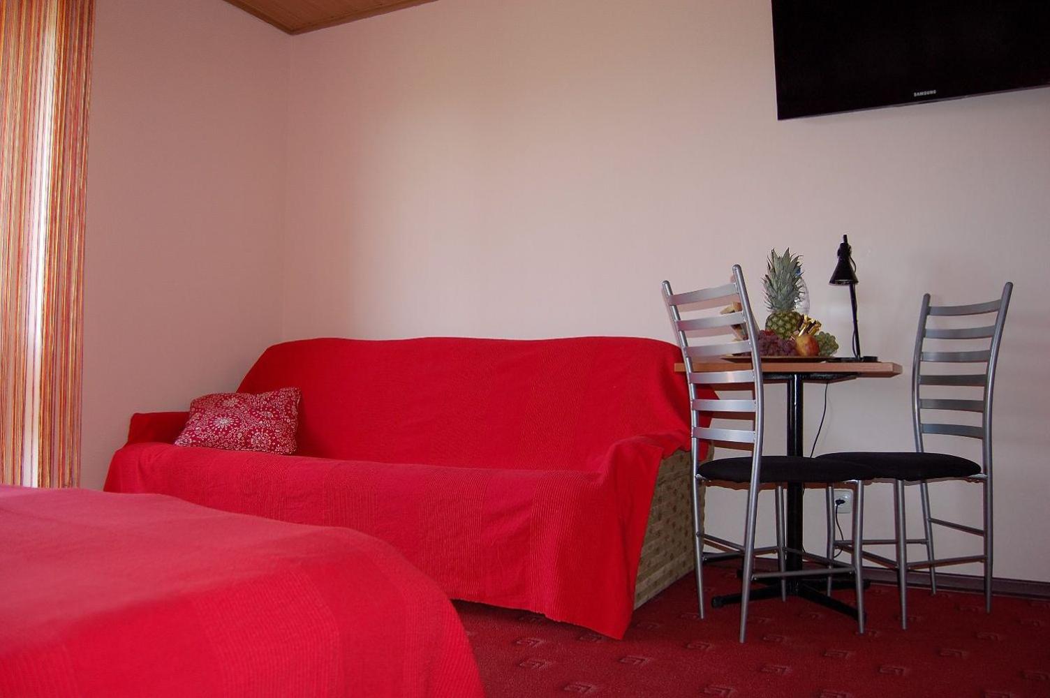Quadruple Room with Private Bathroom photo 1
