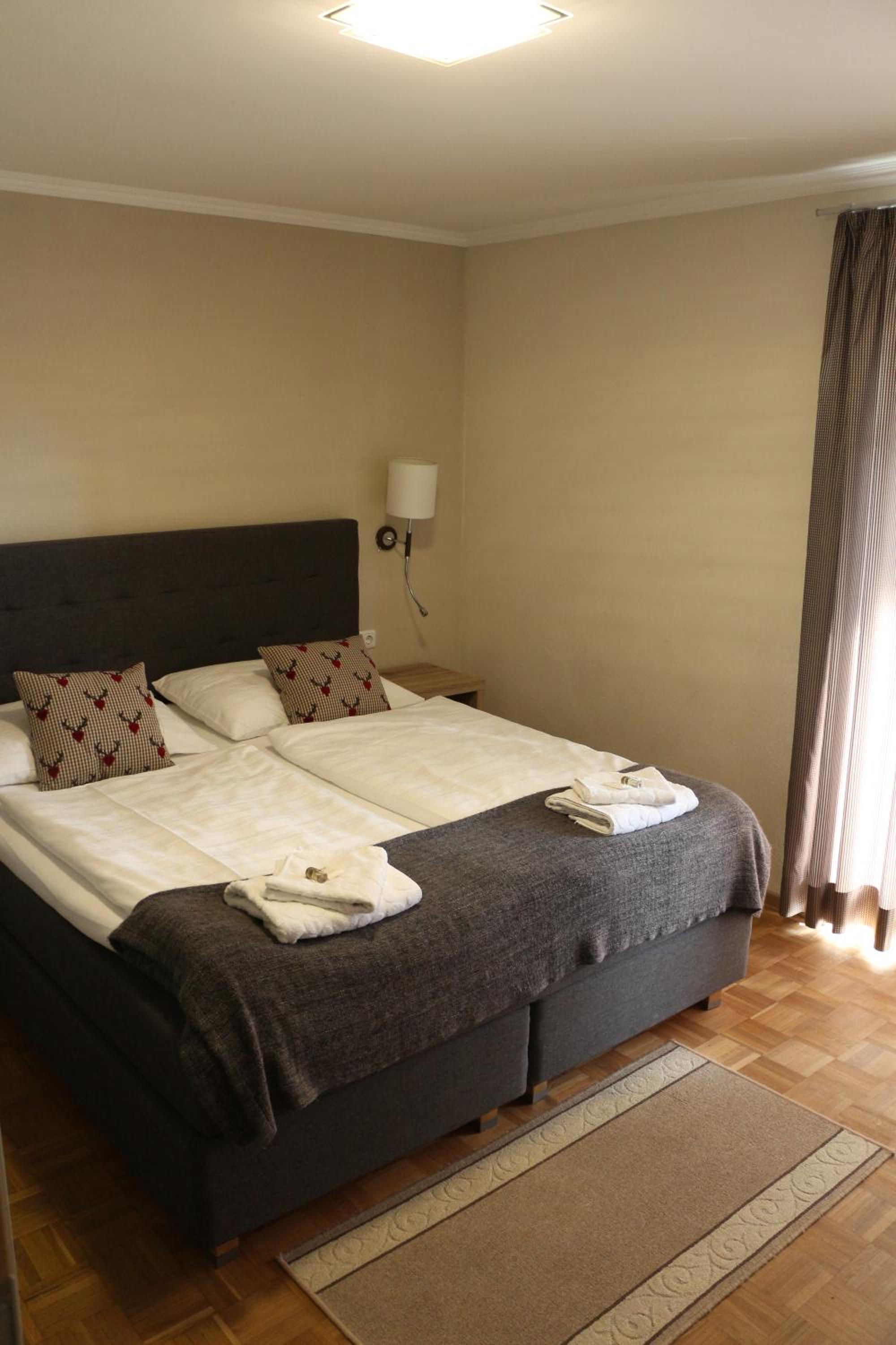 Two-Bedroom Apartment with Balcony - Photo 6