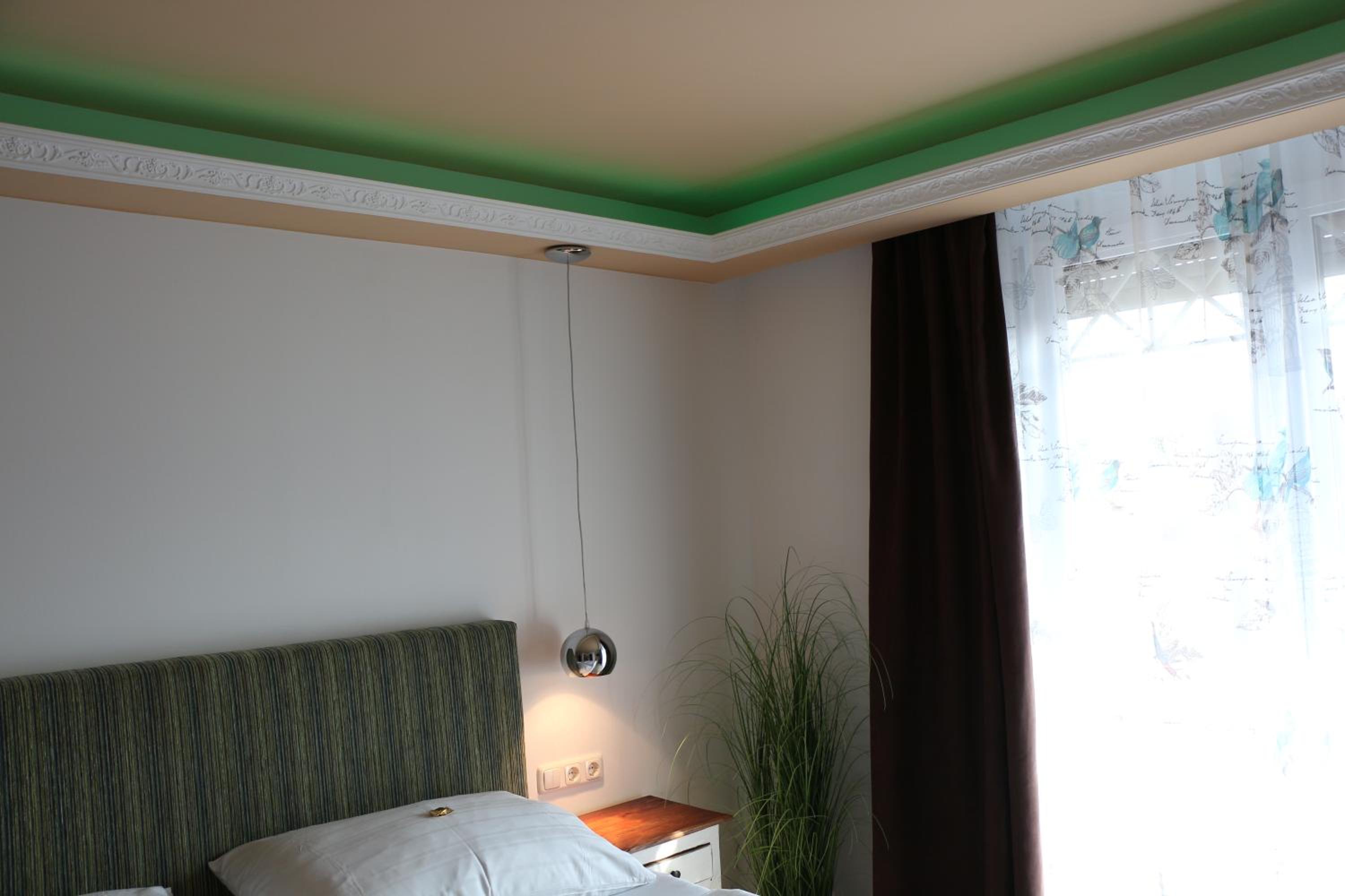 Double Room with Balcony - Photo 9