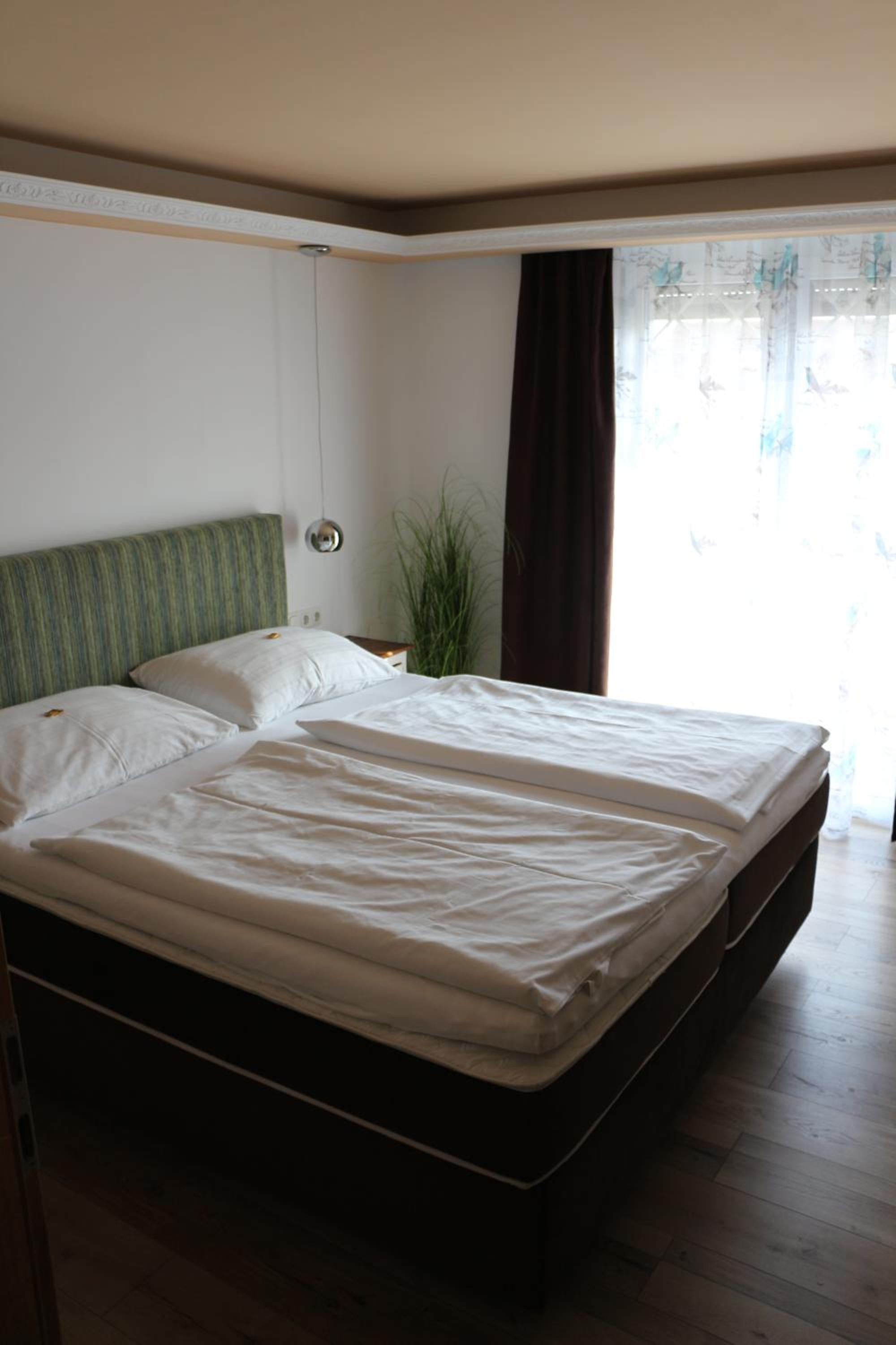 Double Room with Balcony - Photo 7