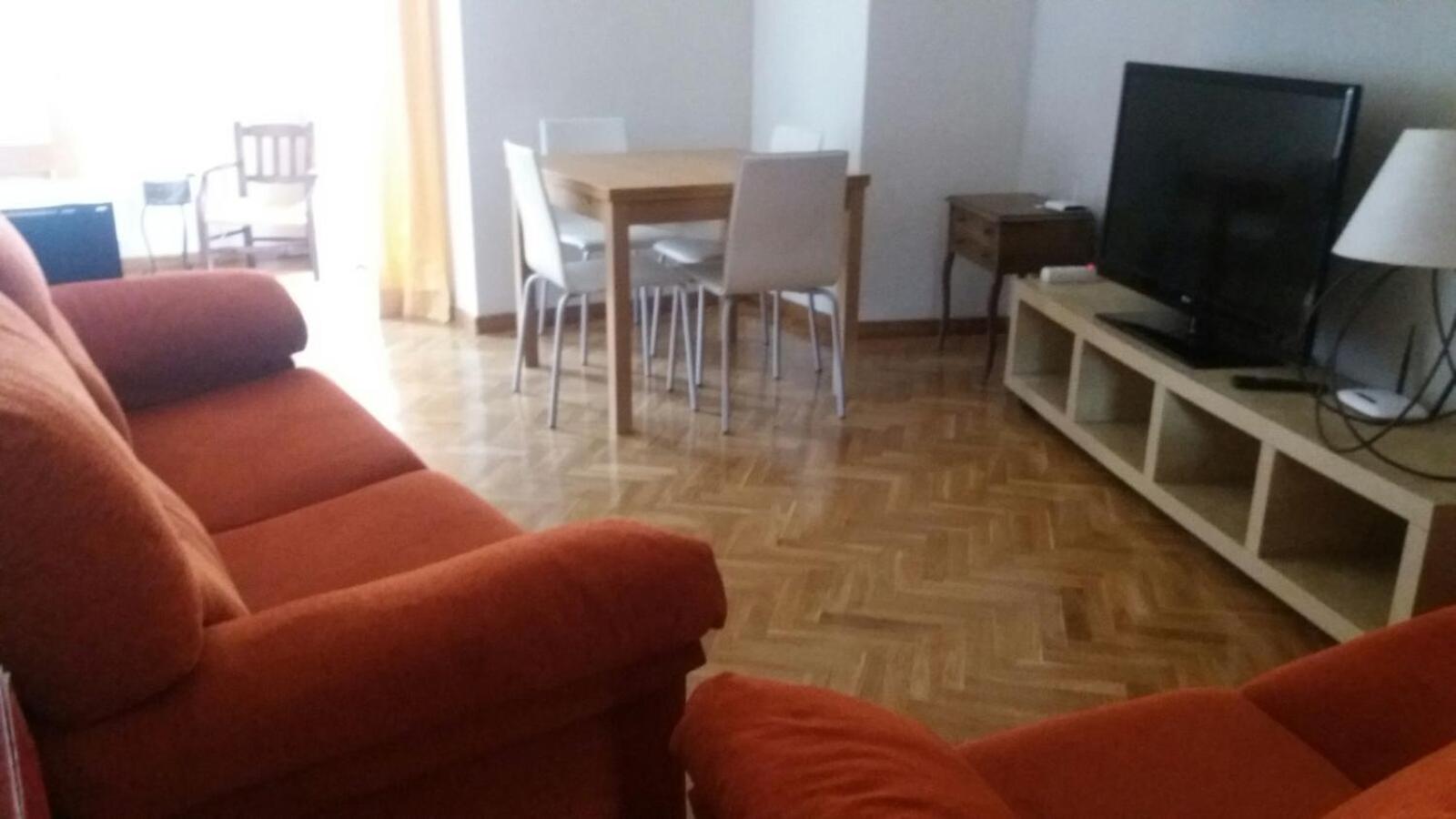 Apartment with Terrace - Photo 4