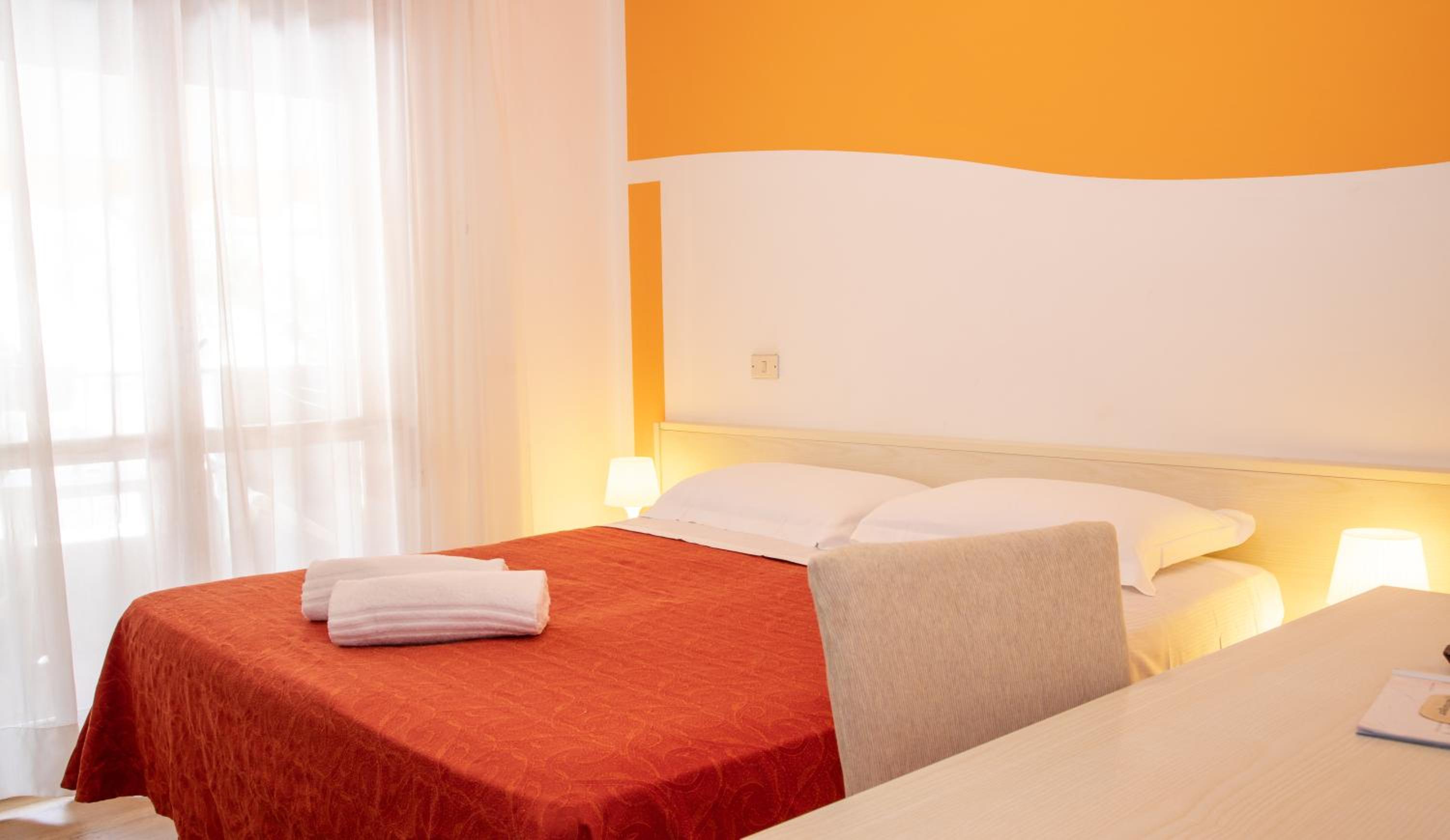 Standard Double or Twin Room photo 2