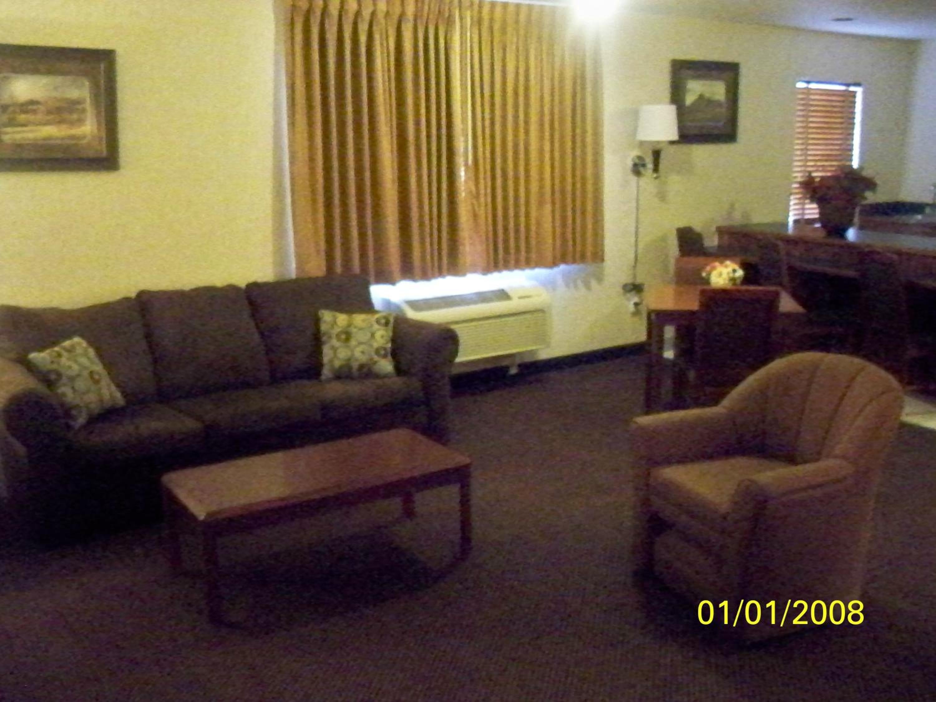 King Suite - Mobility Access/Non-Smoking - Photo 4