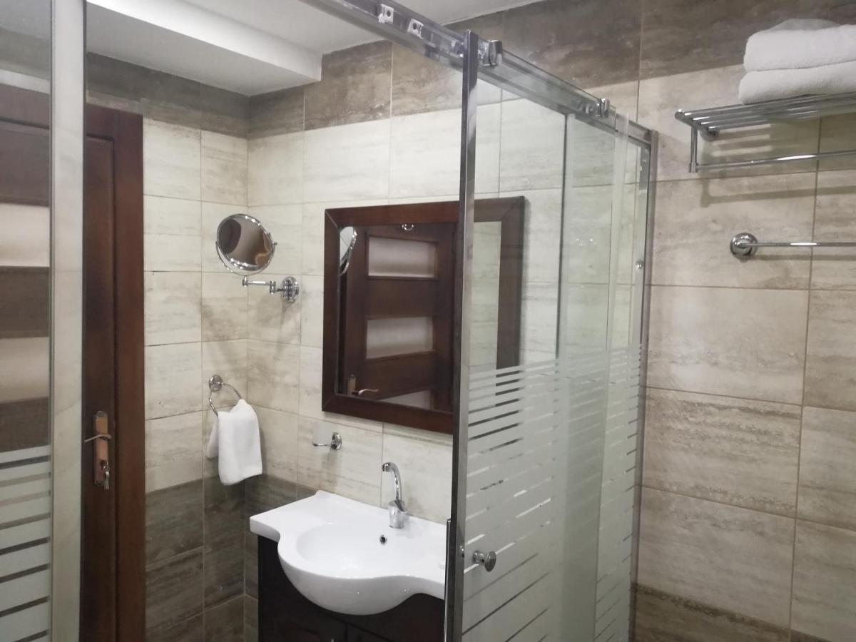 Triple Room - Photo 9
