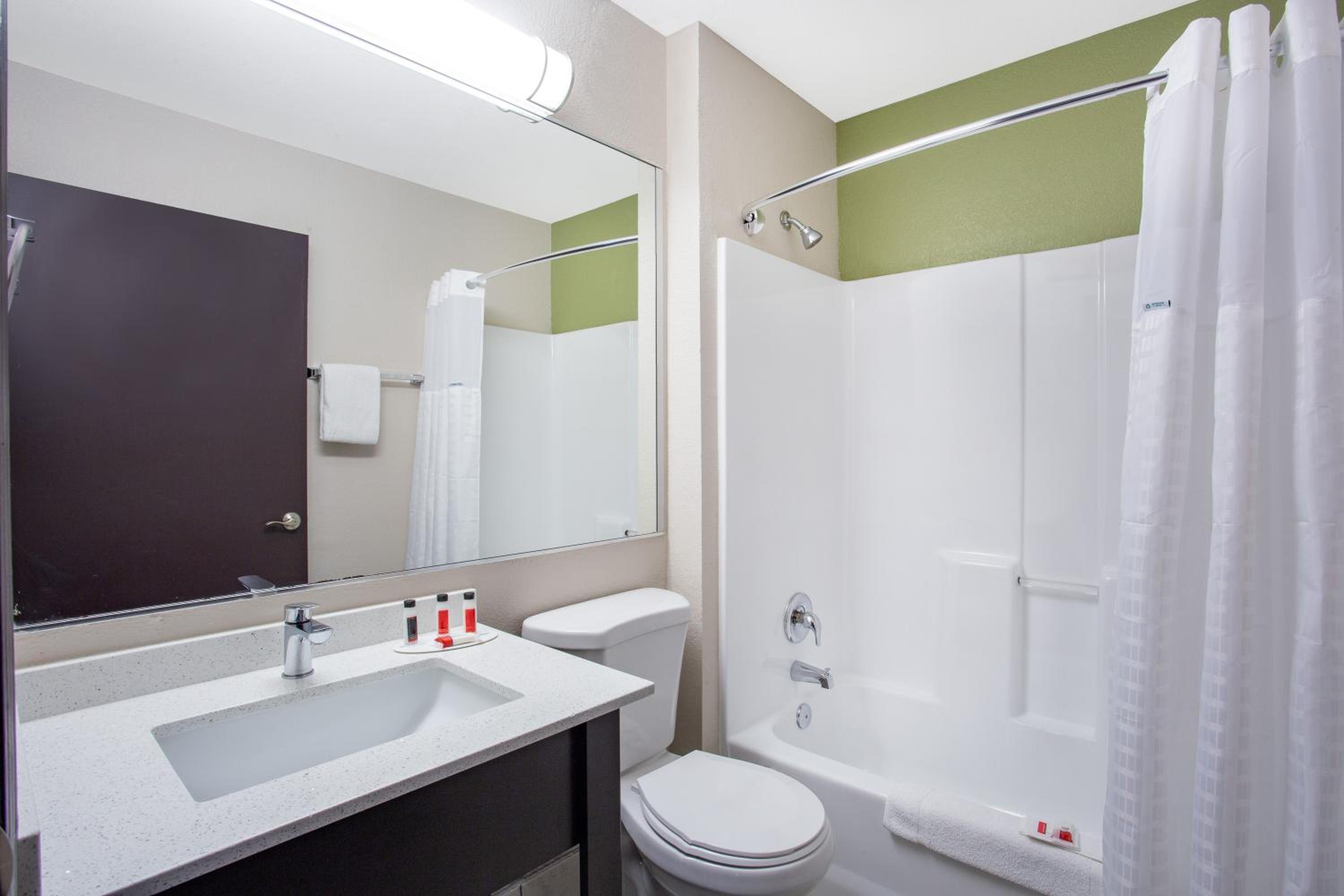 King Room - Mobility Access/Non-Smoking - Photo 14
